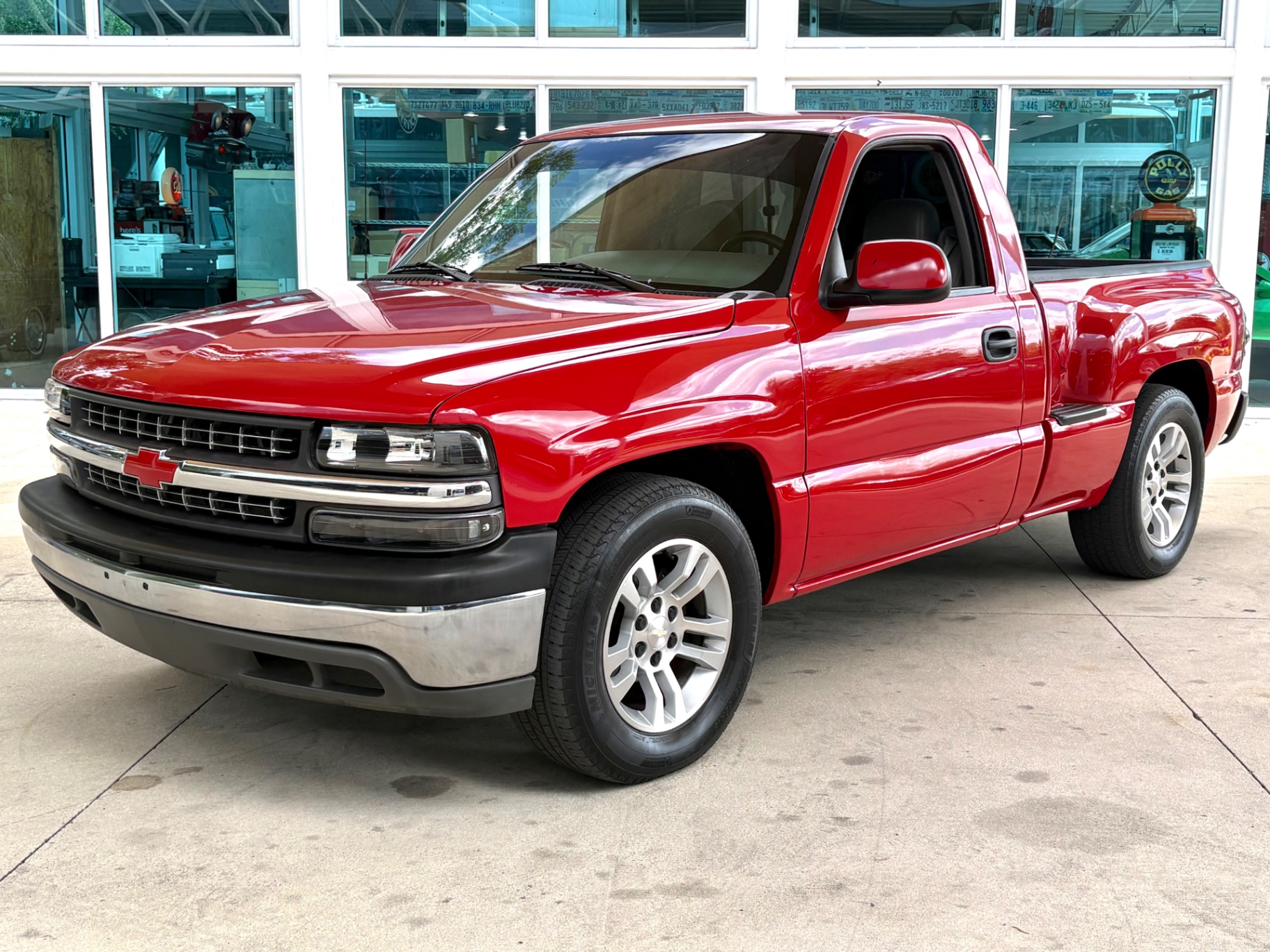 Vehicle photo 11