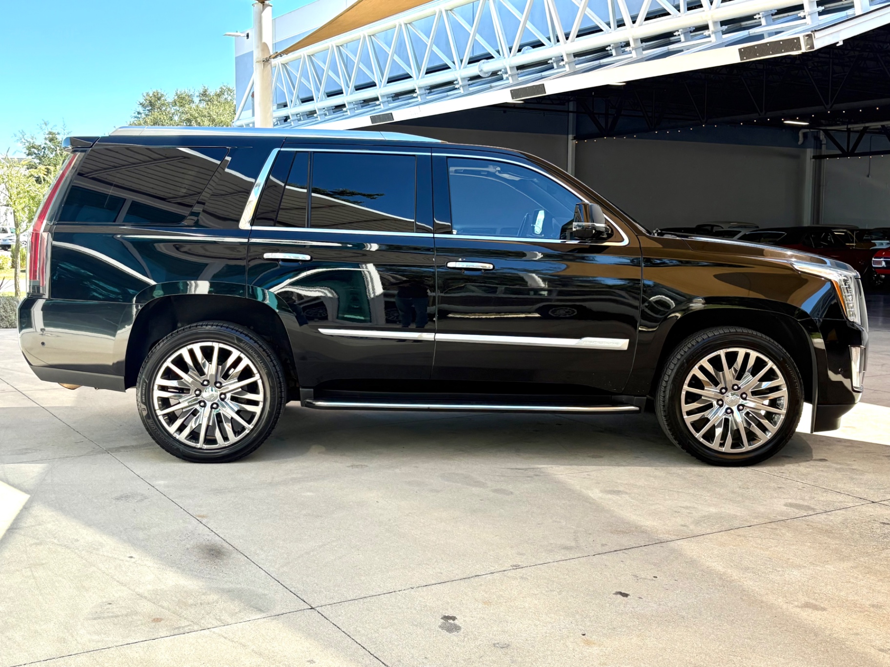 Vehicle photo 5