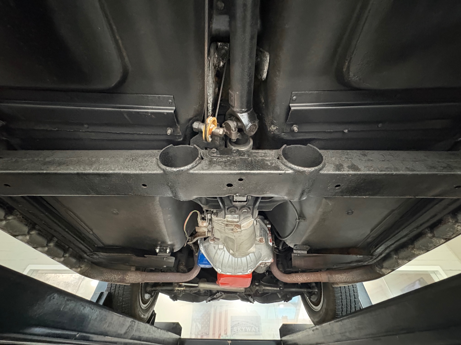 Vehicle photo 54