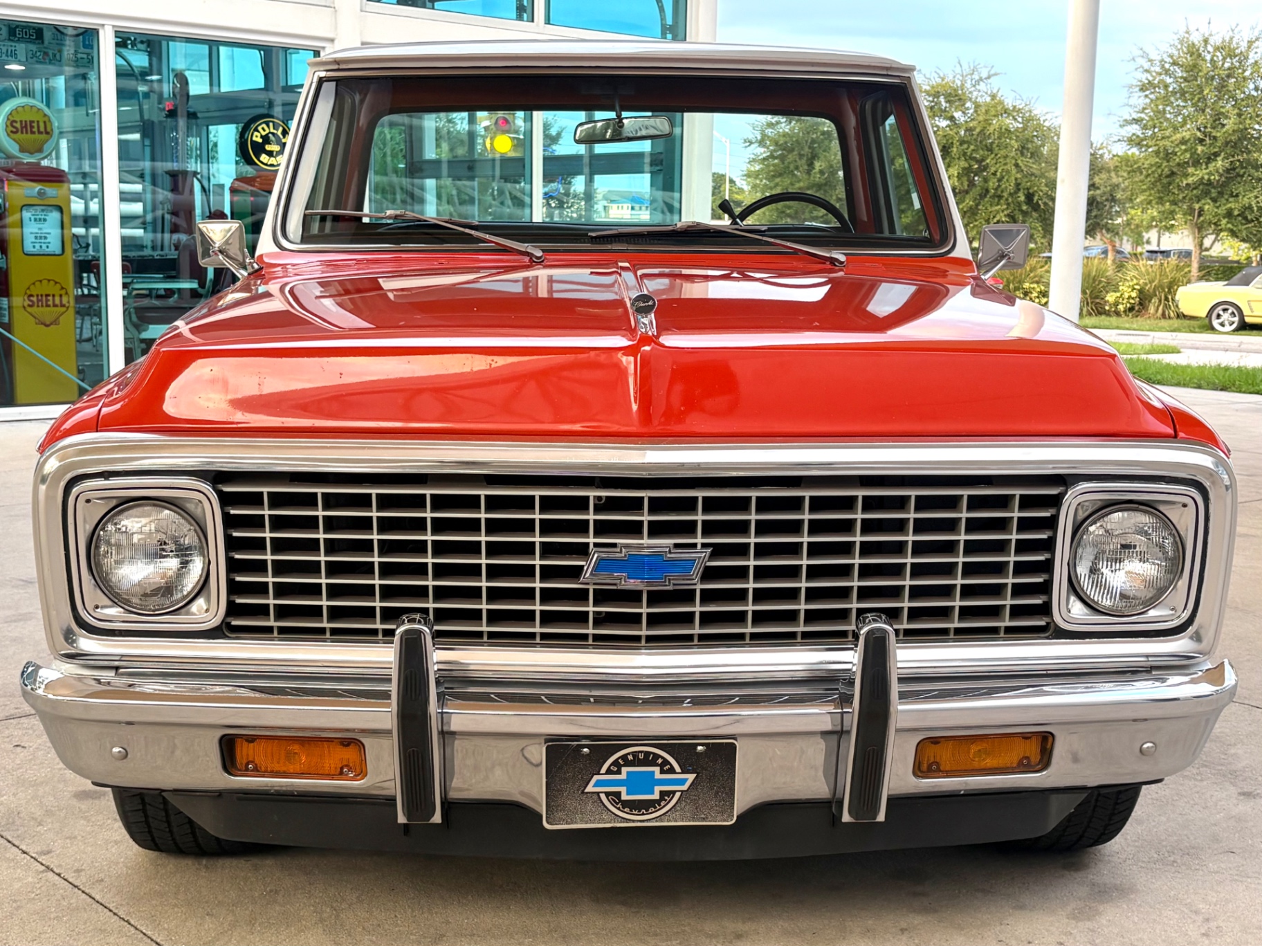 Vehicle photo 2