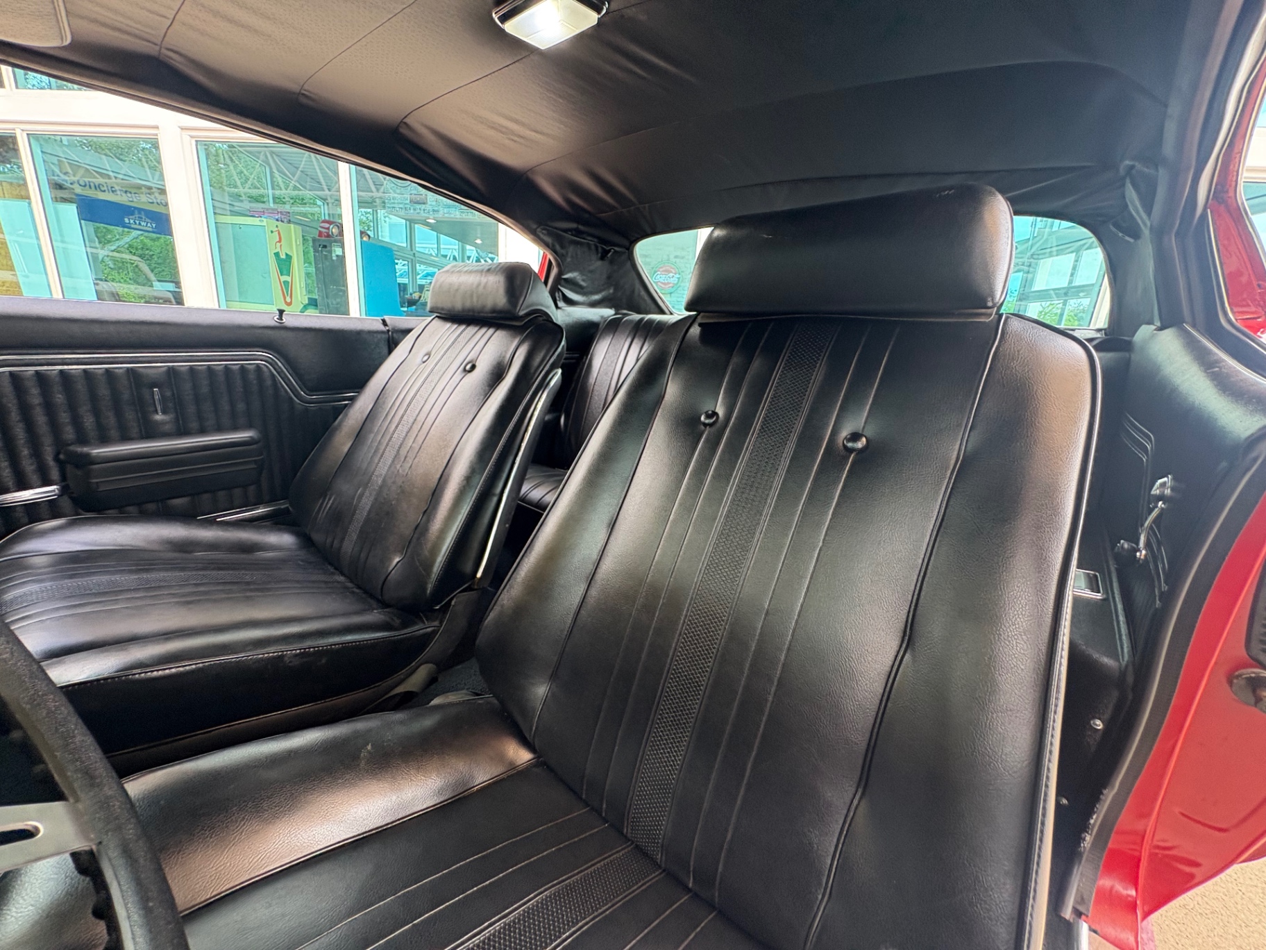 Vehicle photo 38