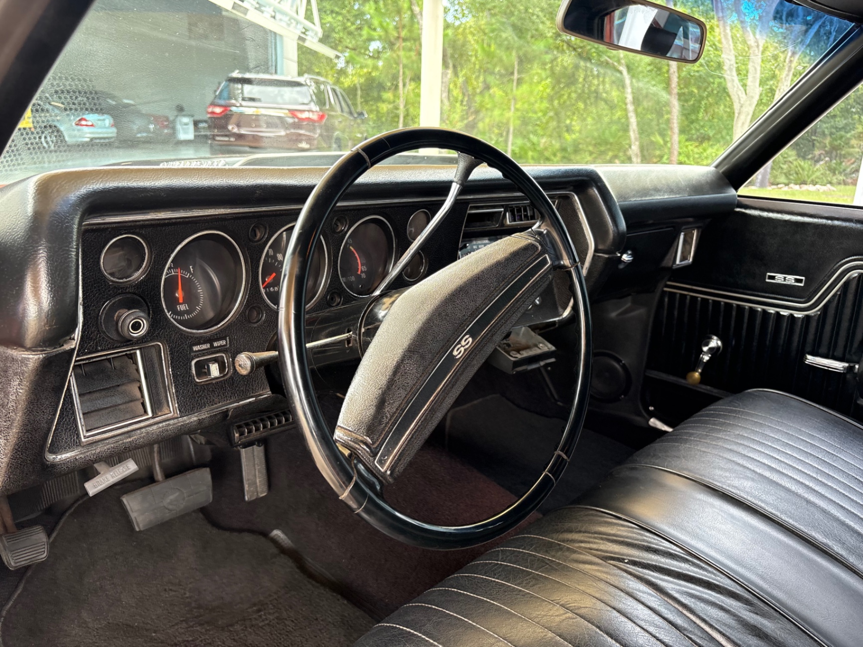Vehicle photo 35