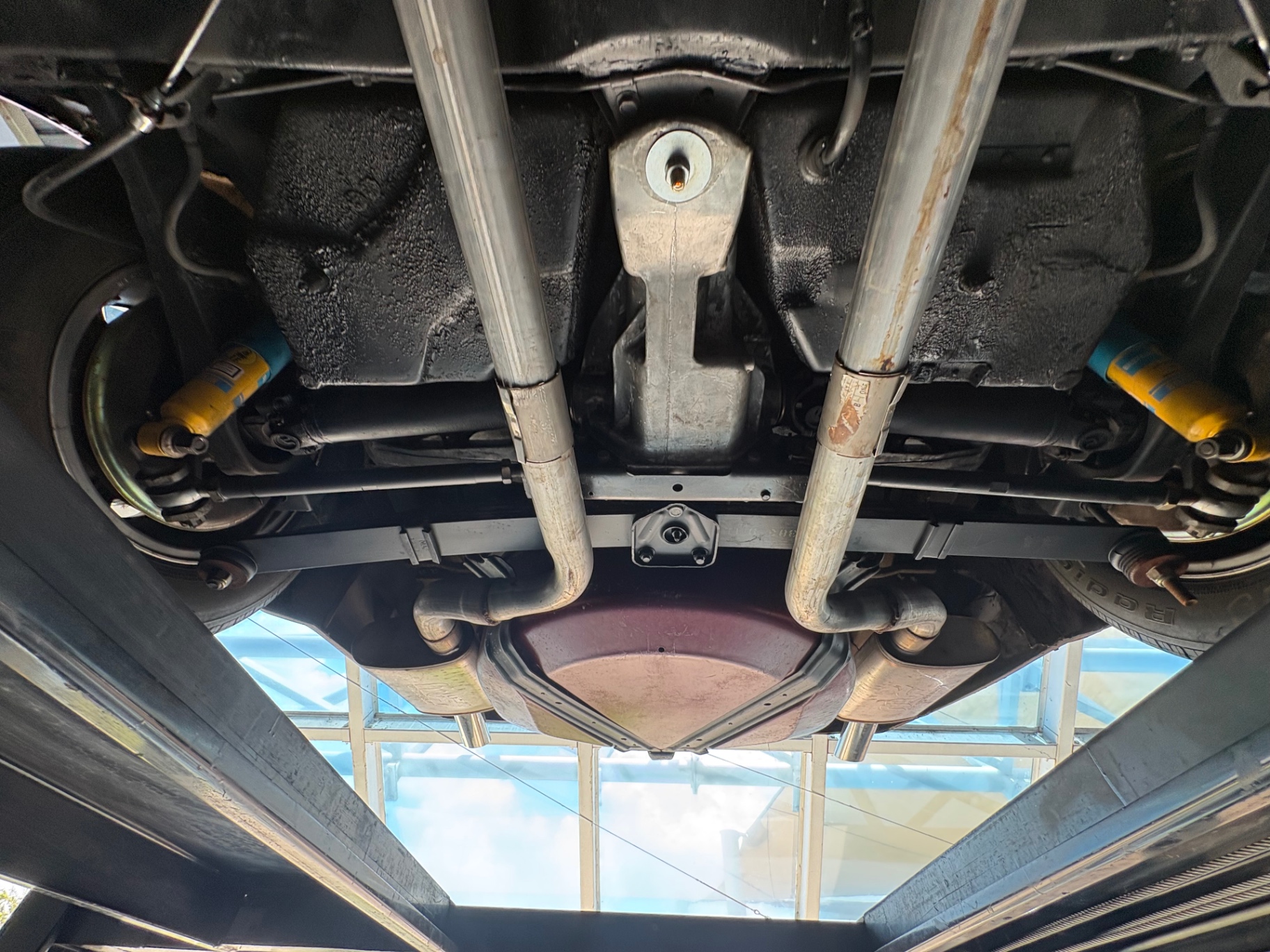 Vehicle photo 56