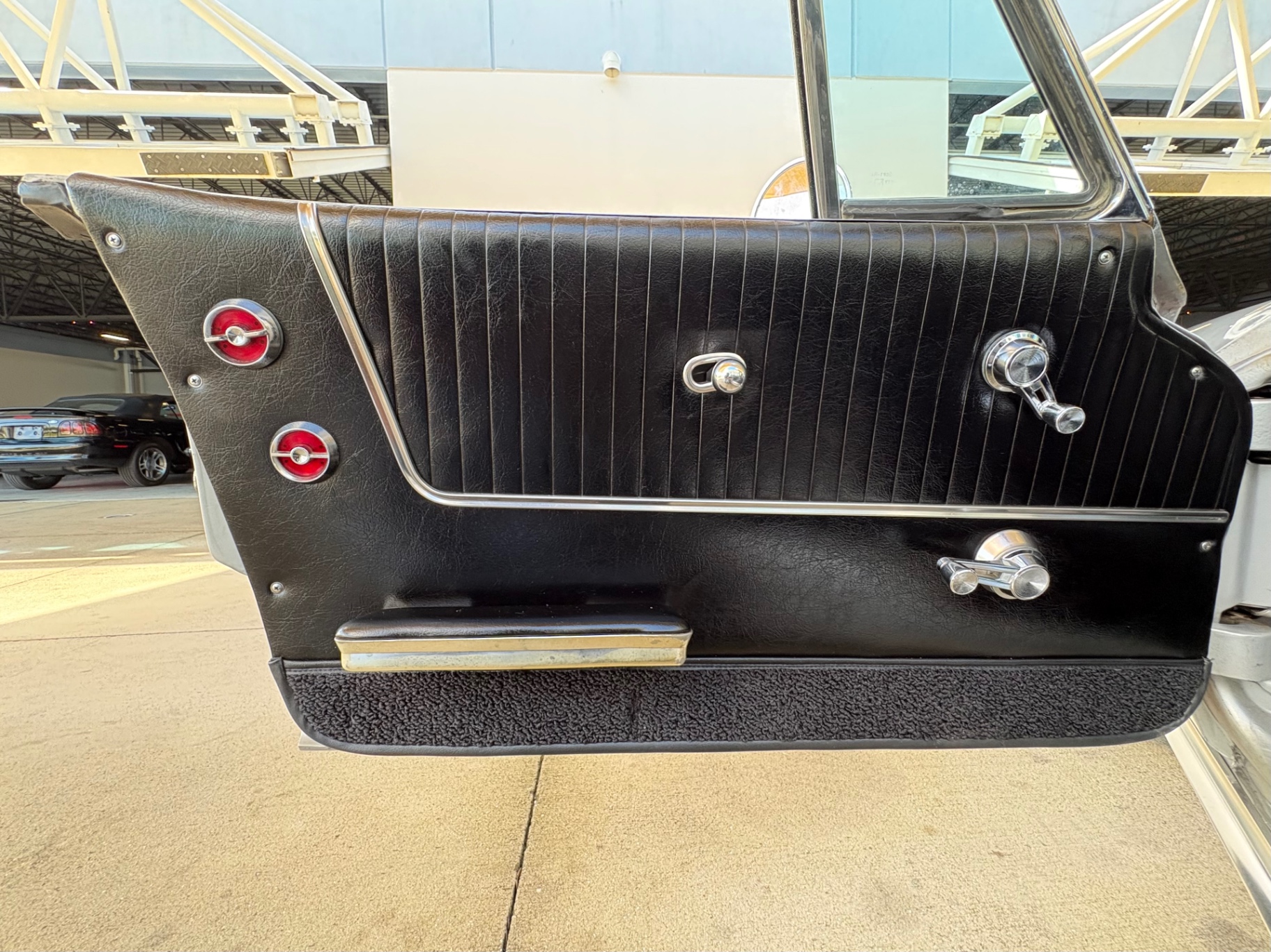 Vehicle photo 42