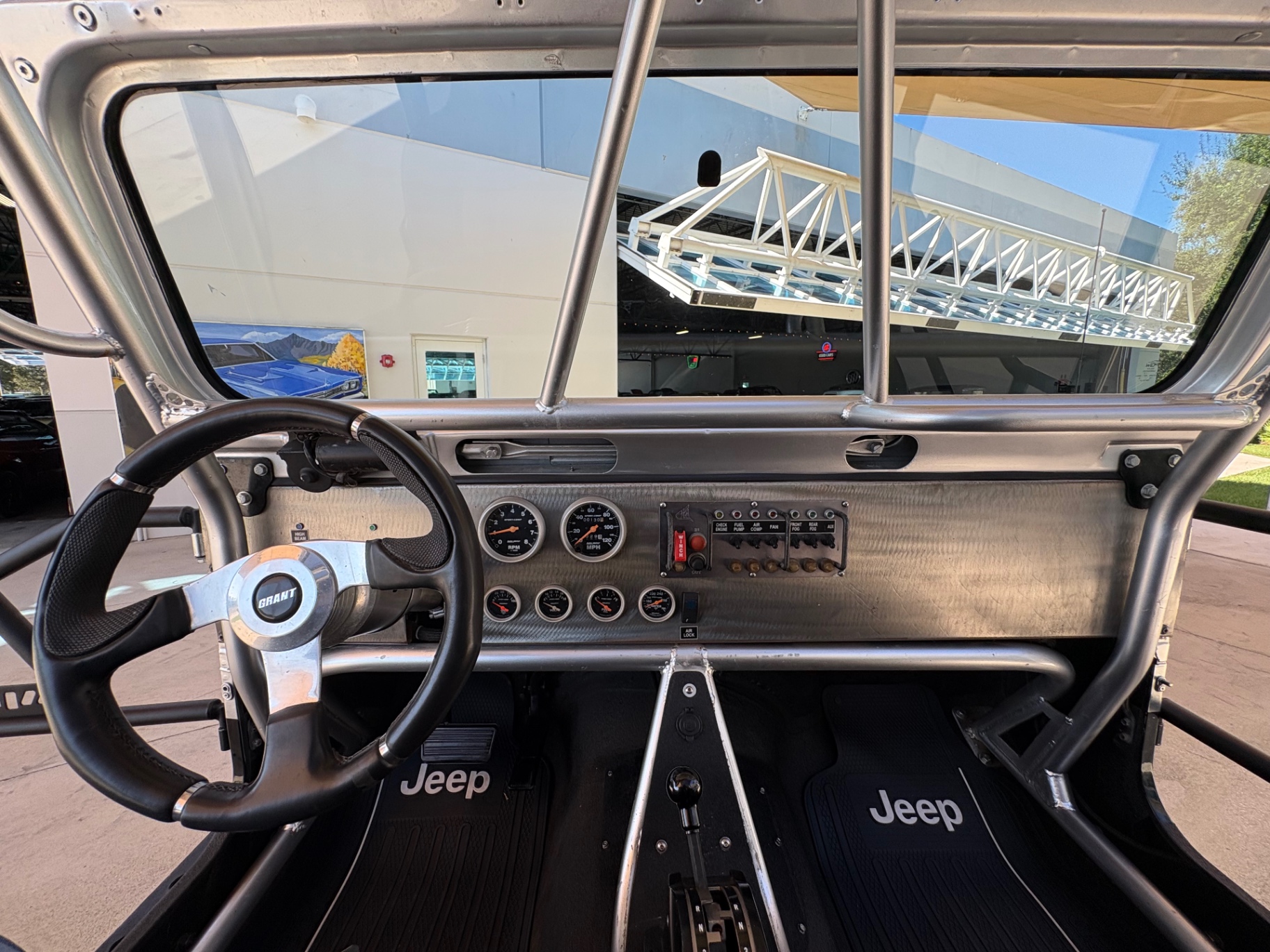 Vehicle photo 35