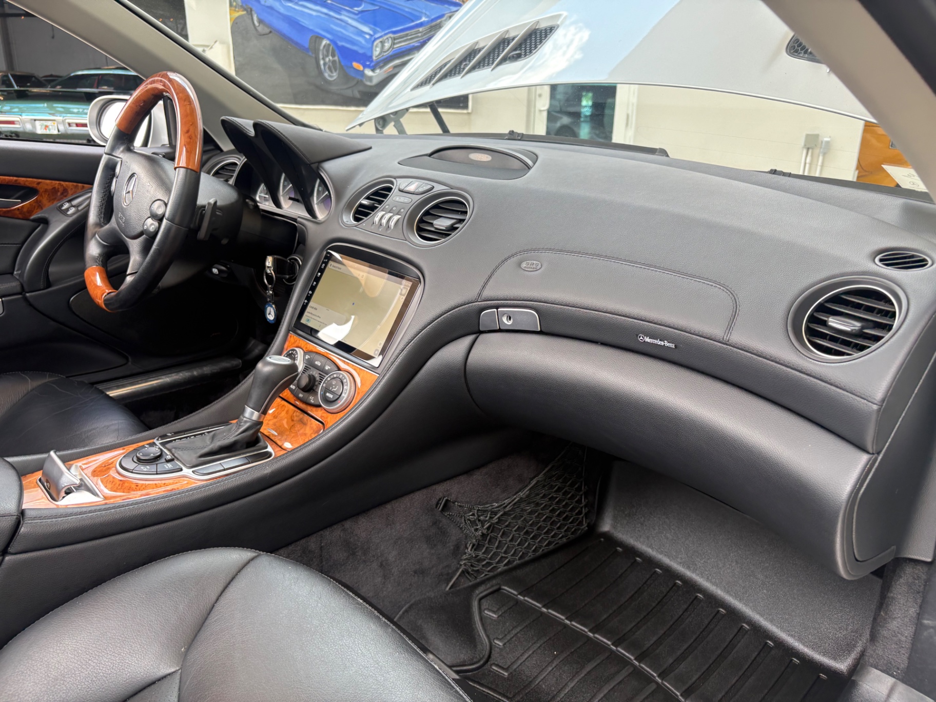 Vehicle photo 45