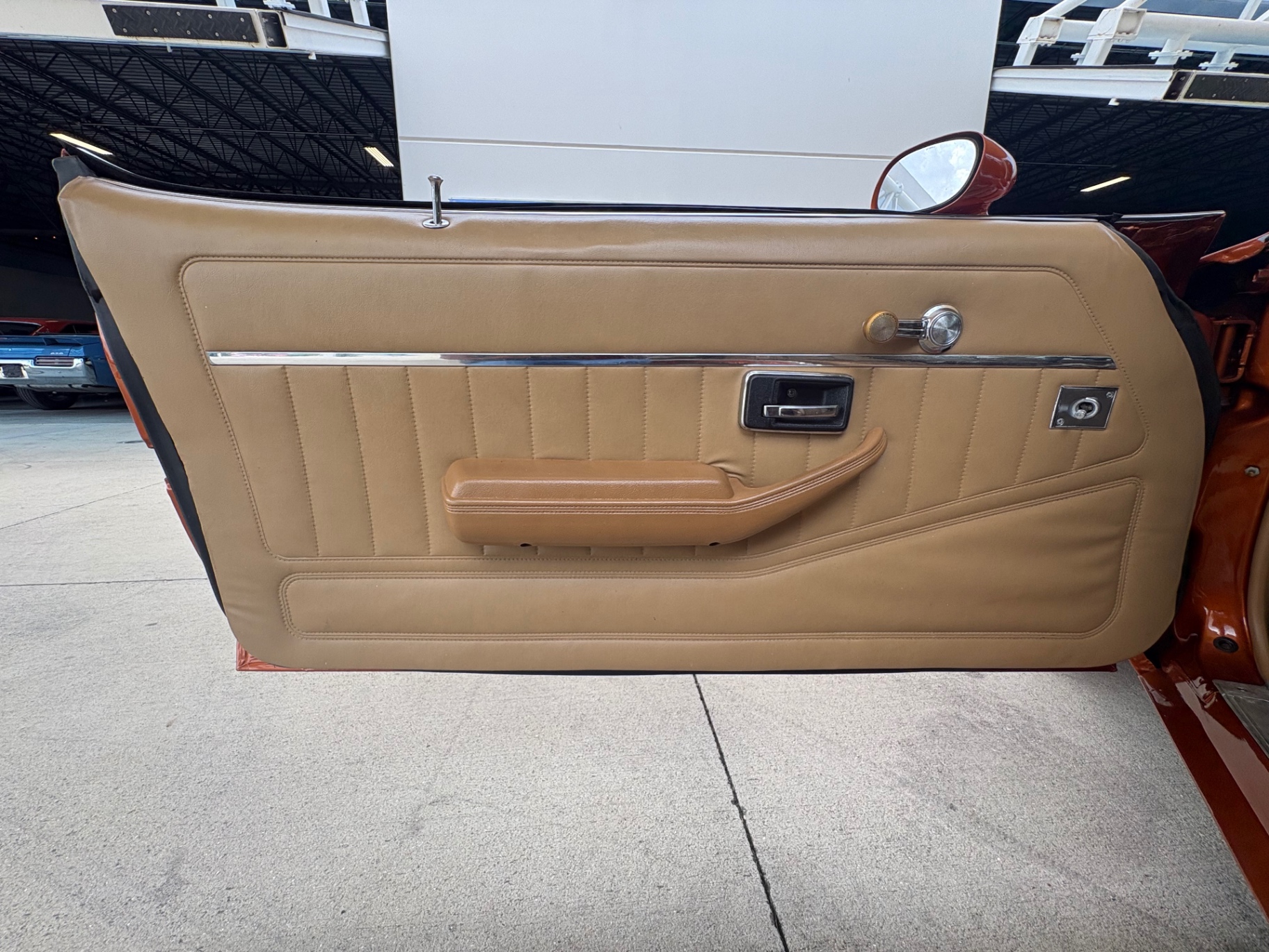 Vehicle photo 30