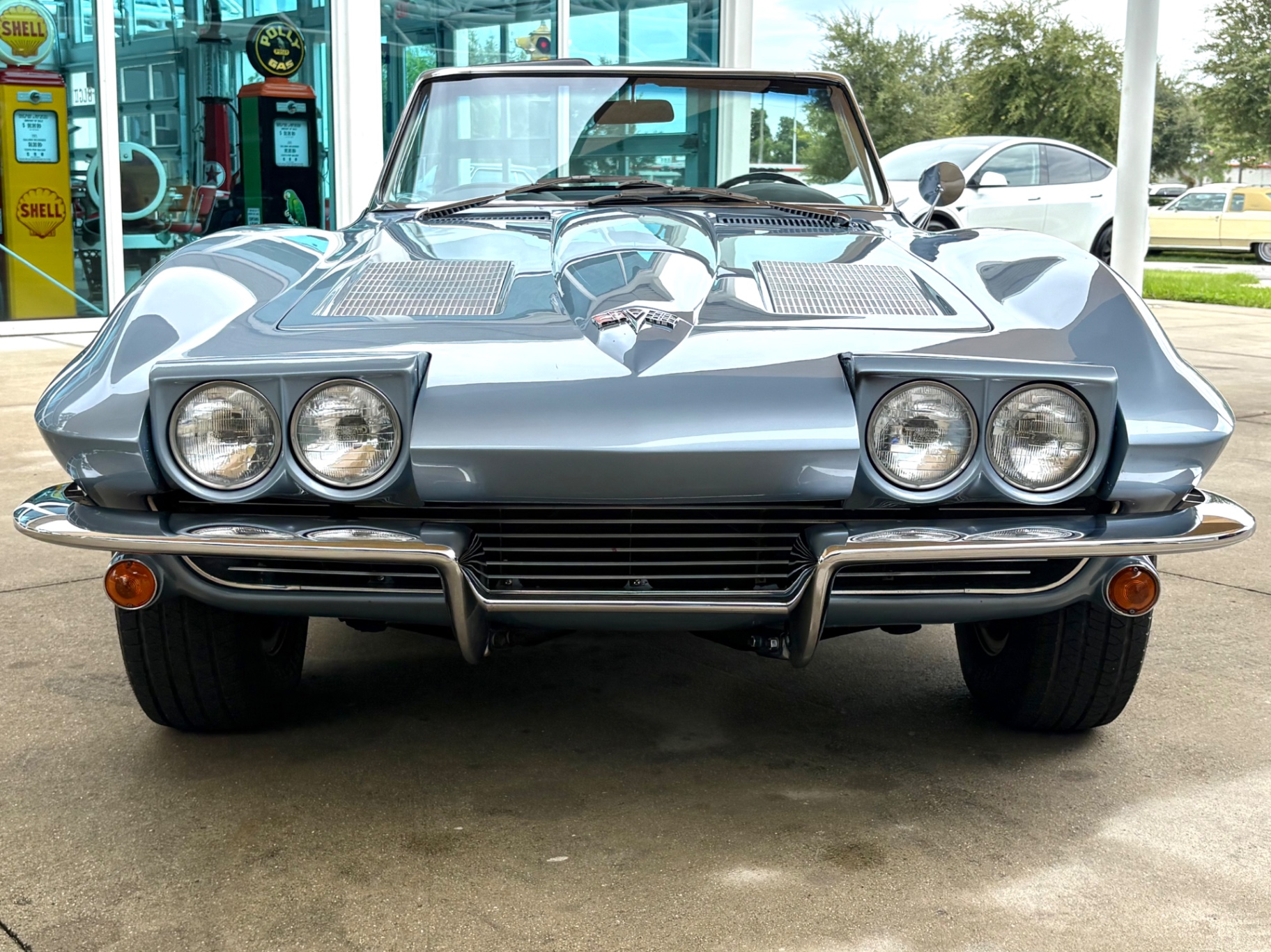 Vehicle photo 4