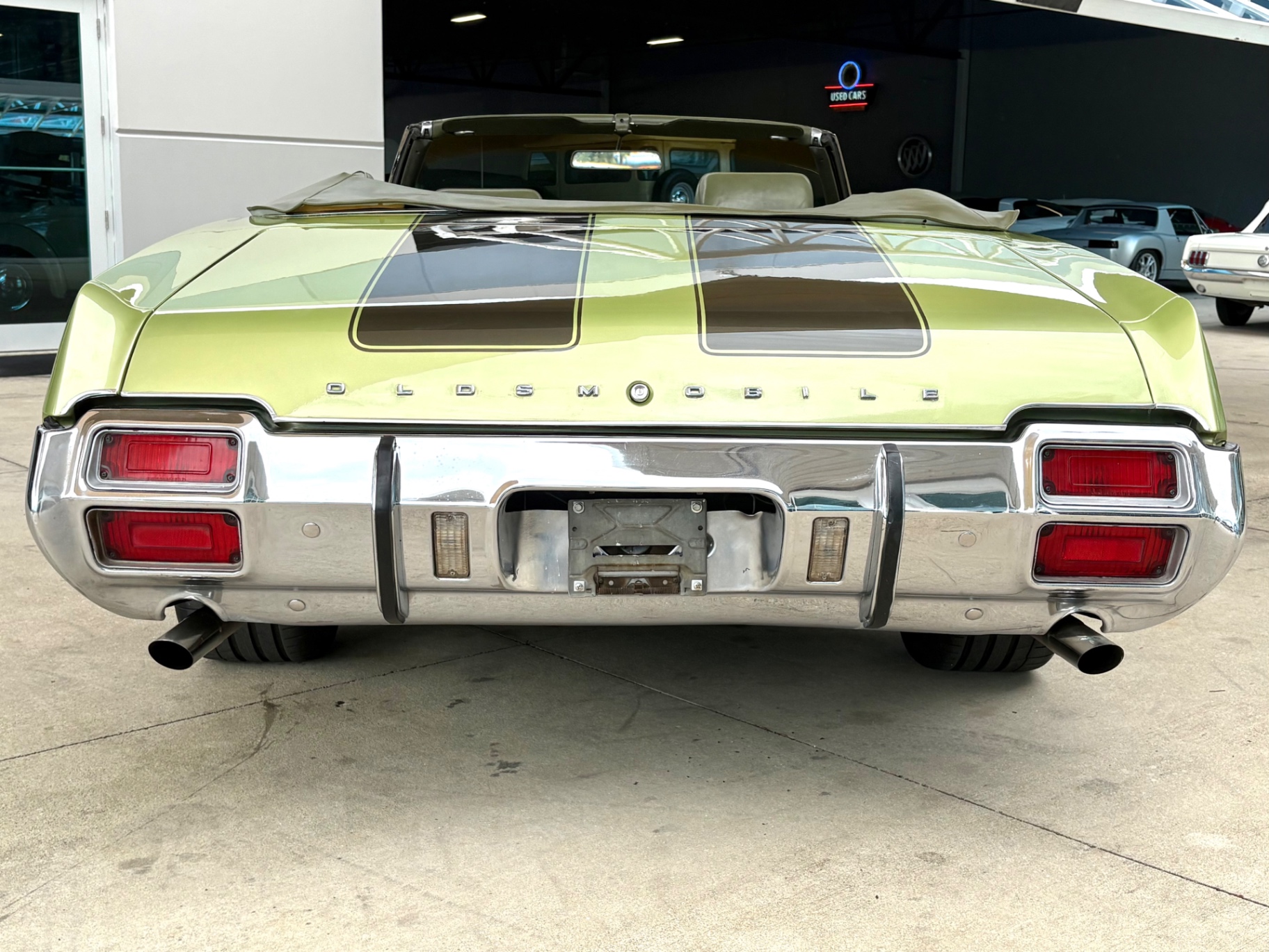 Vehicle photo 7