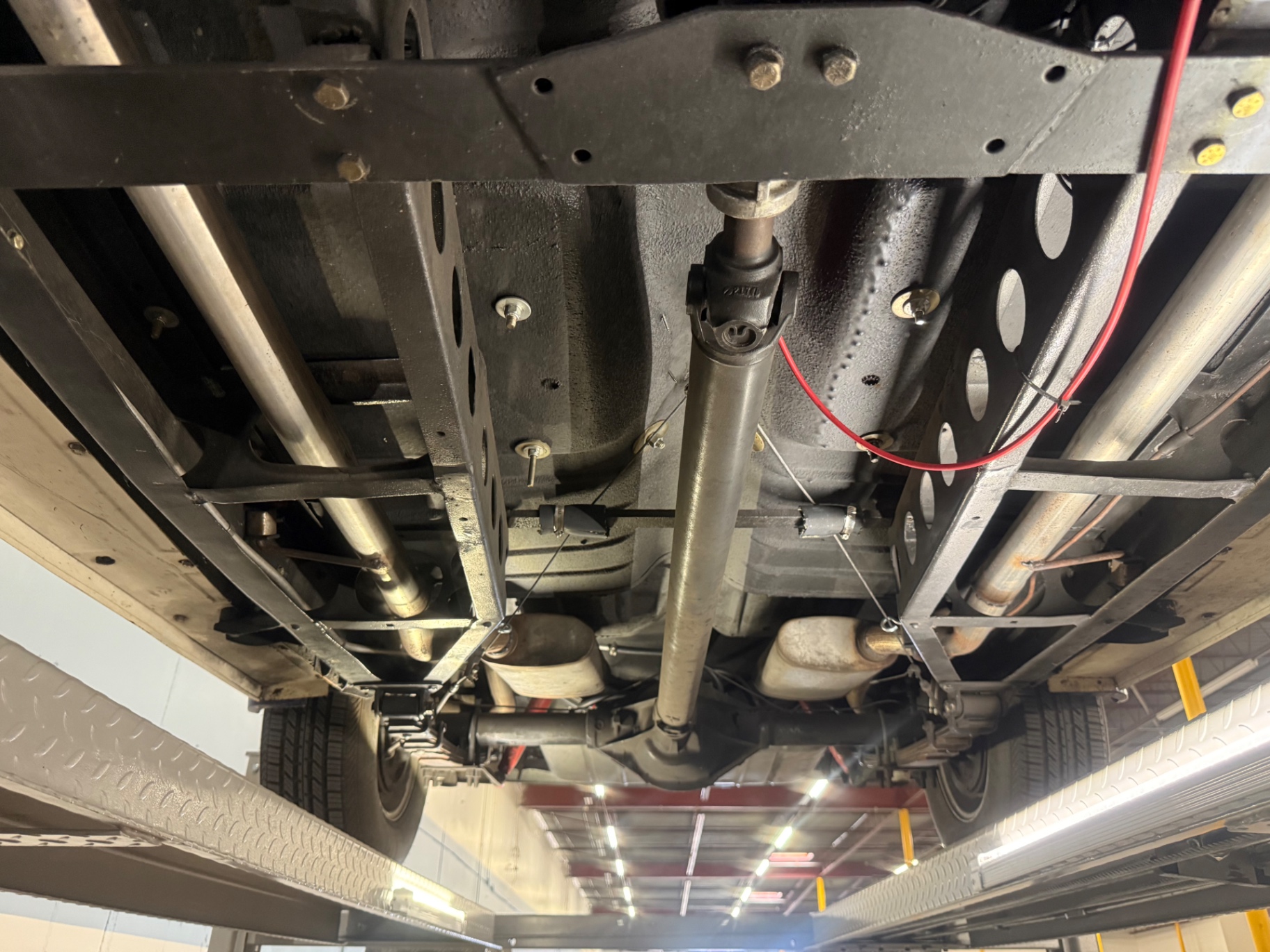 Vehicle photo 38
