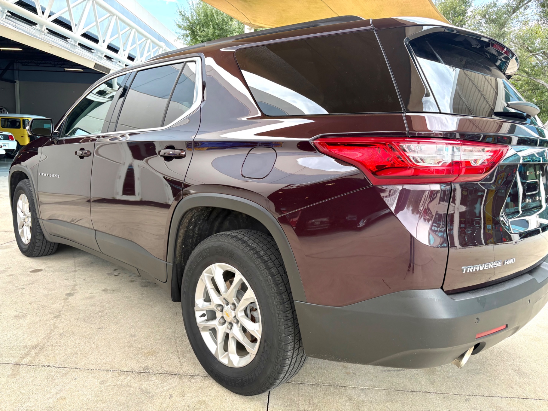 Vehicle photo 15