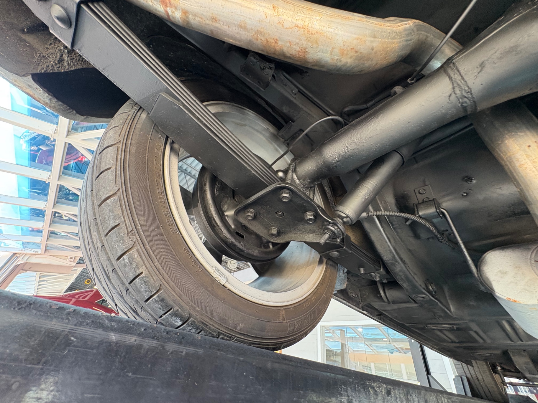 Vehicle photo 45