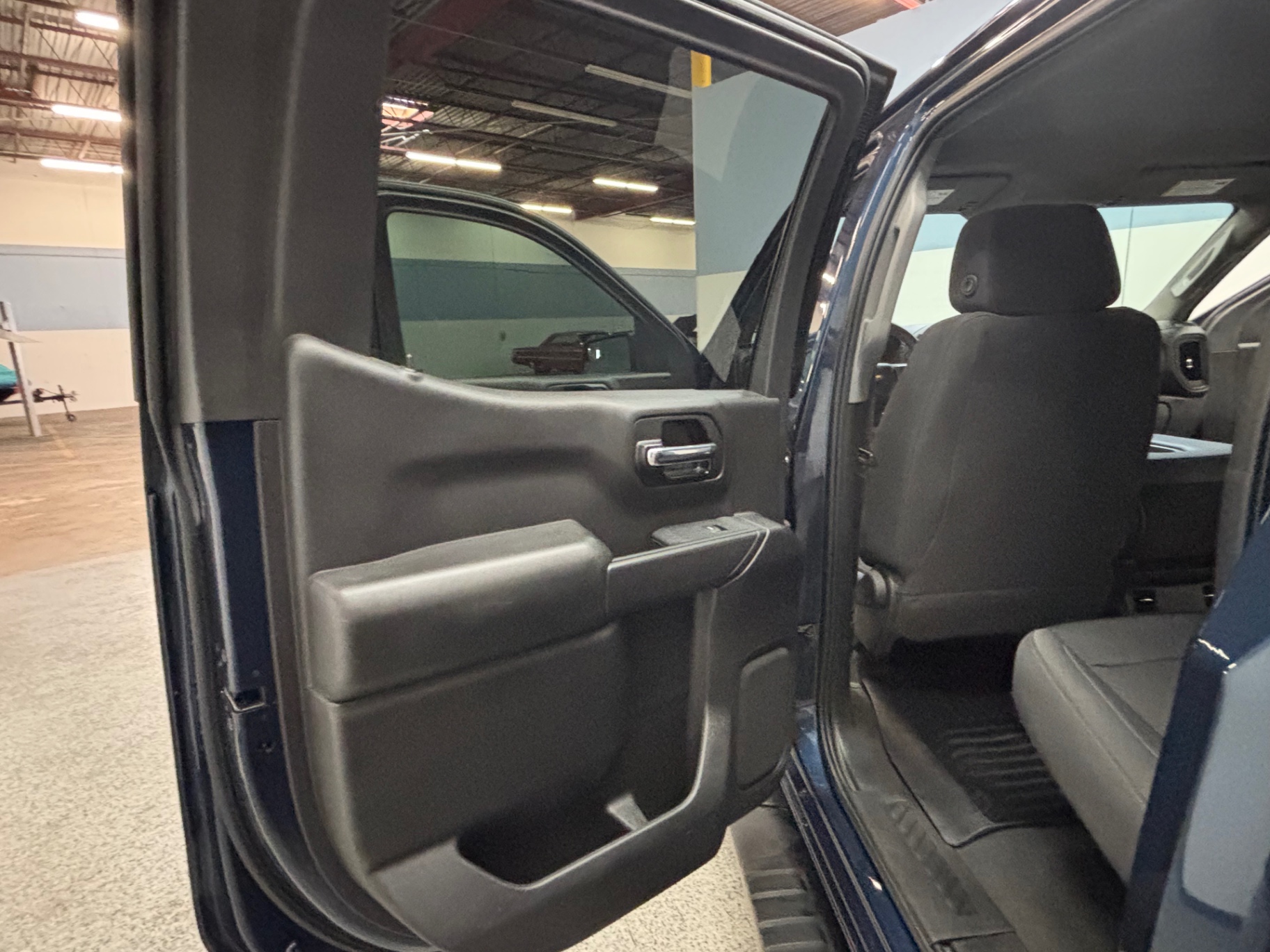 Vehicle photo 22