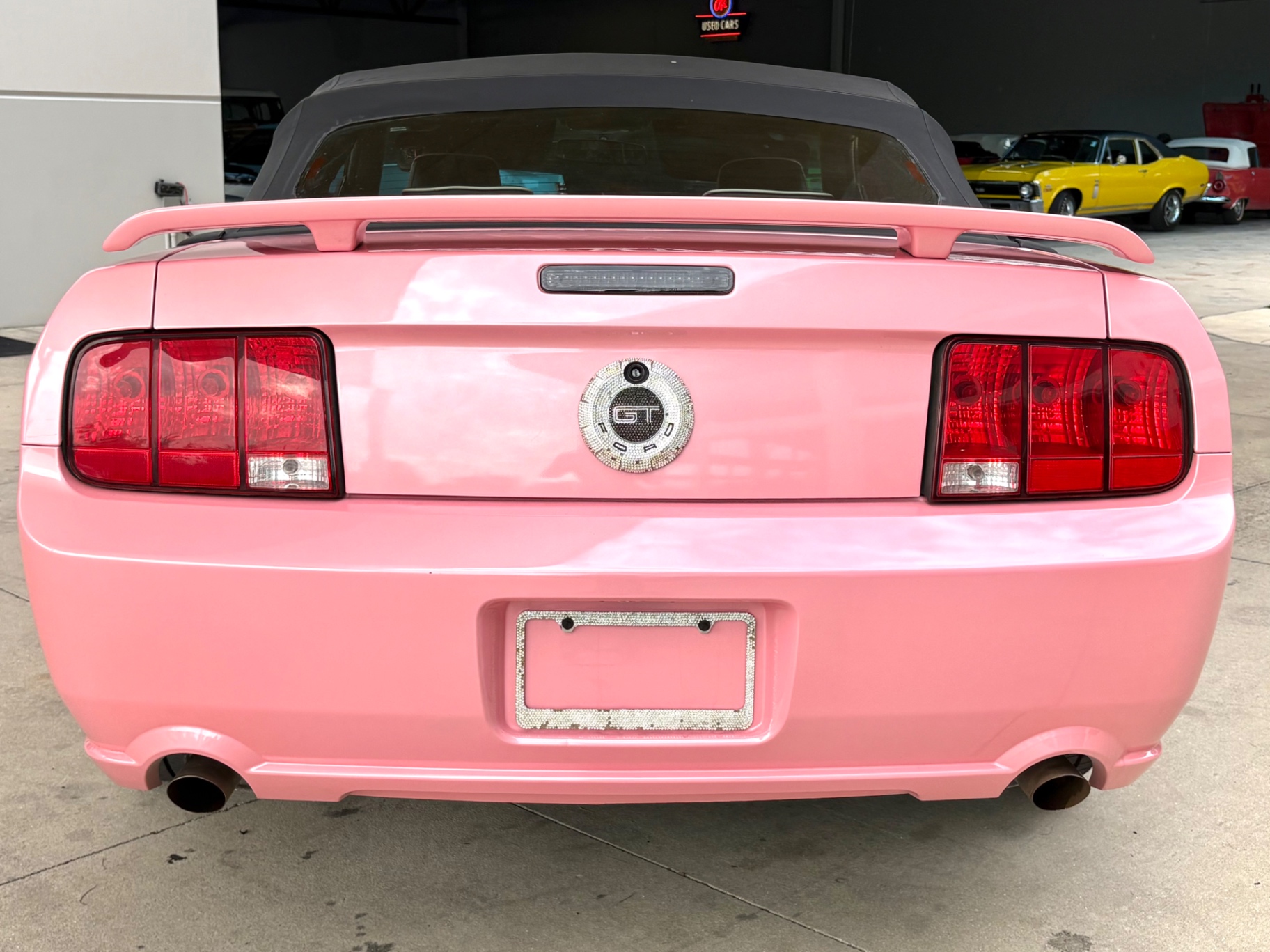 Vehicle photo 23