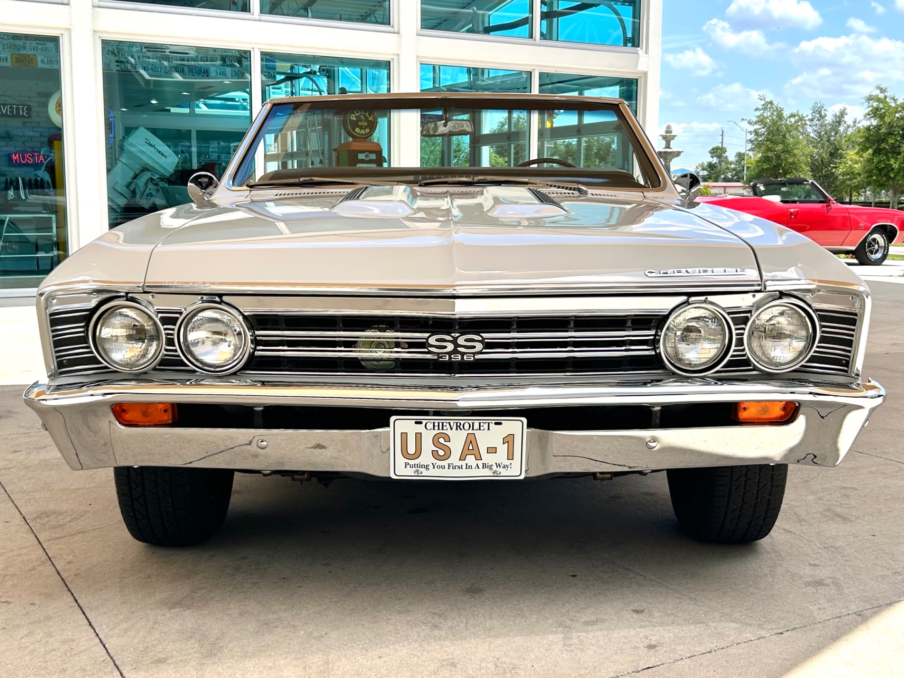 Vehicle photo 2