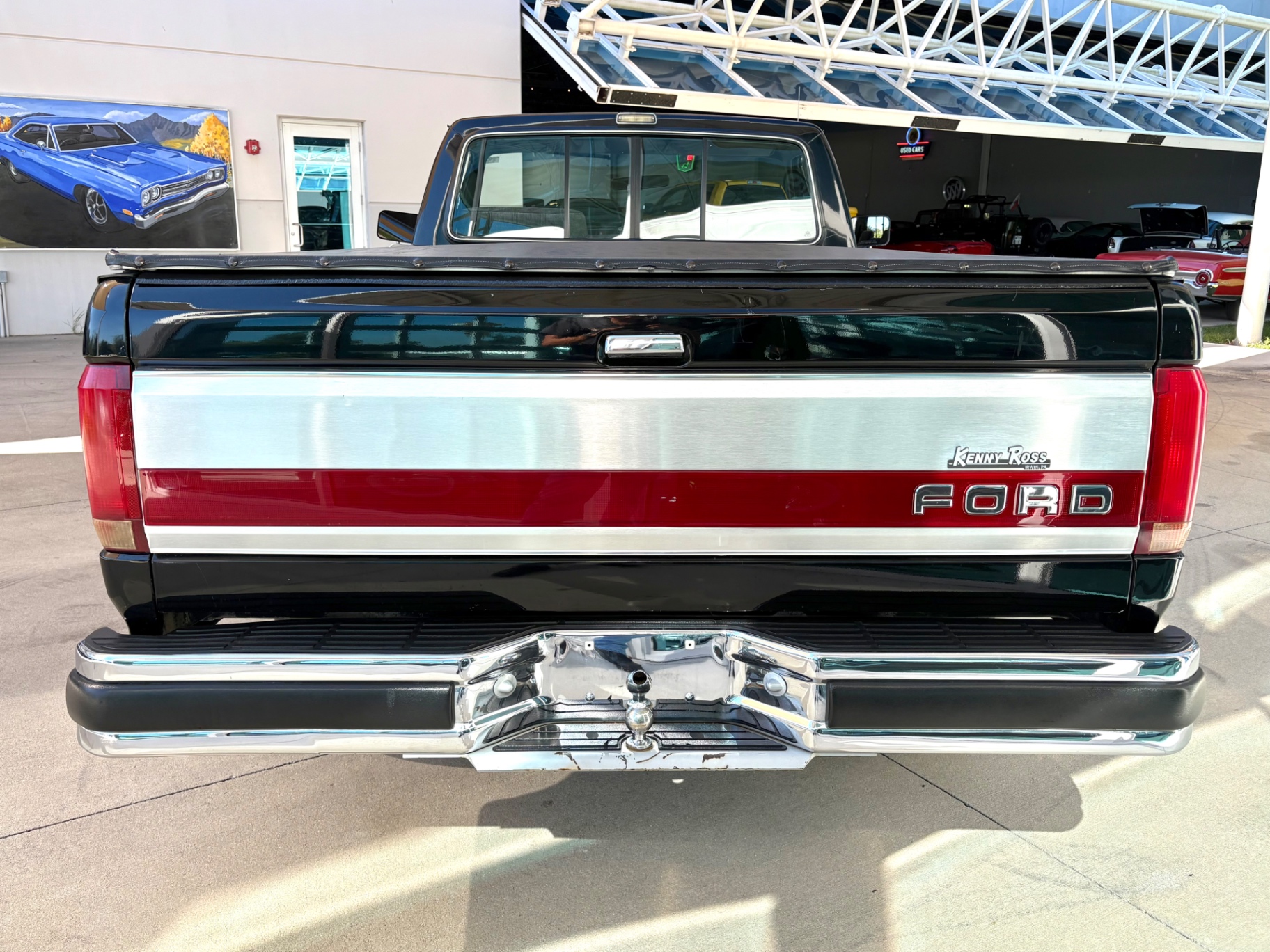 Vehicle photo 7