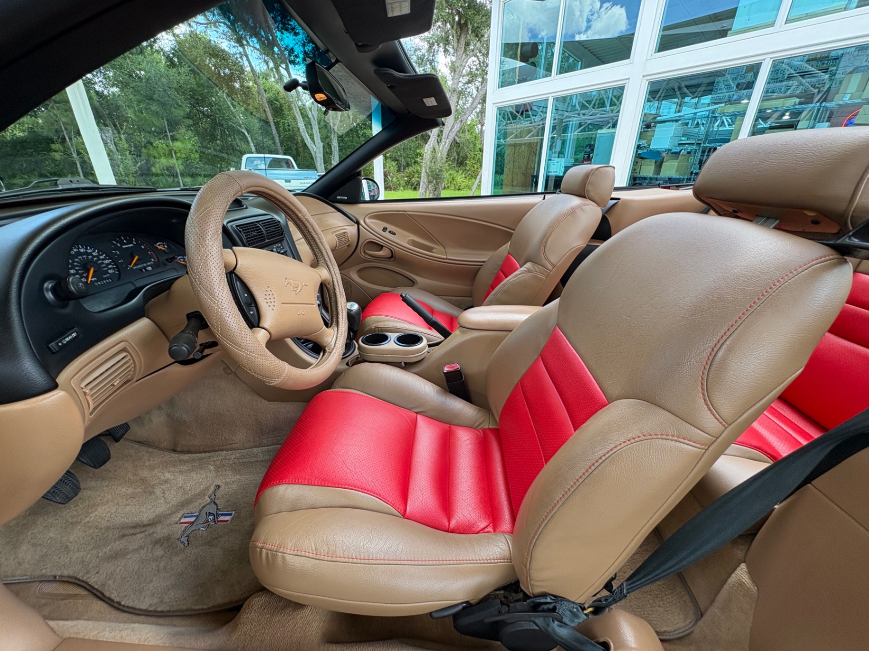 Vehicle photo 36