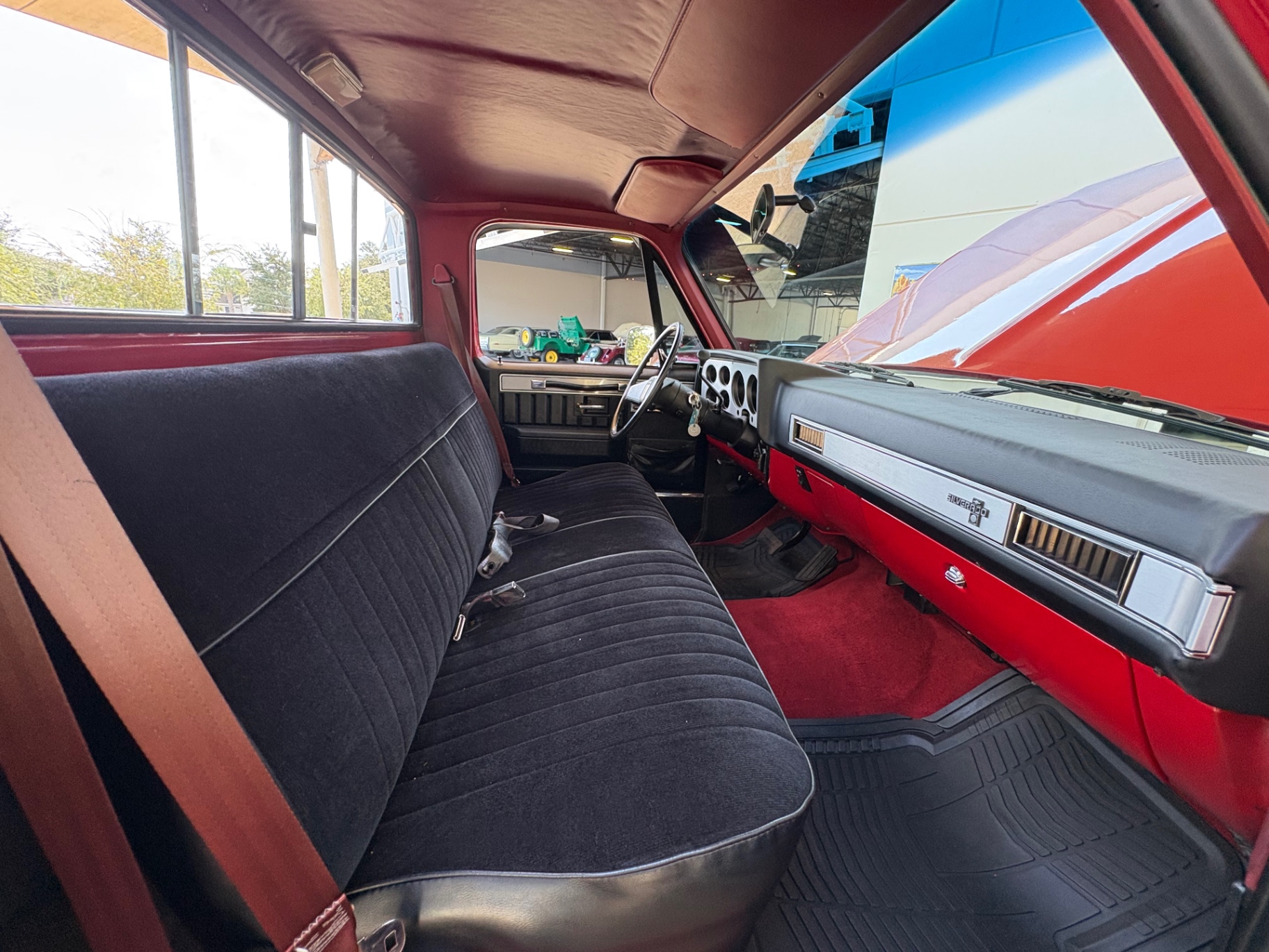 Vehicle photo 41