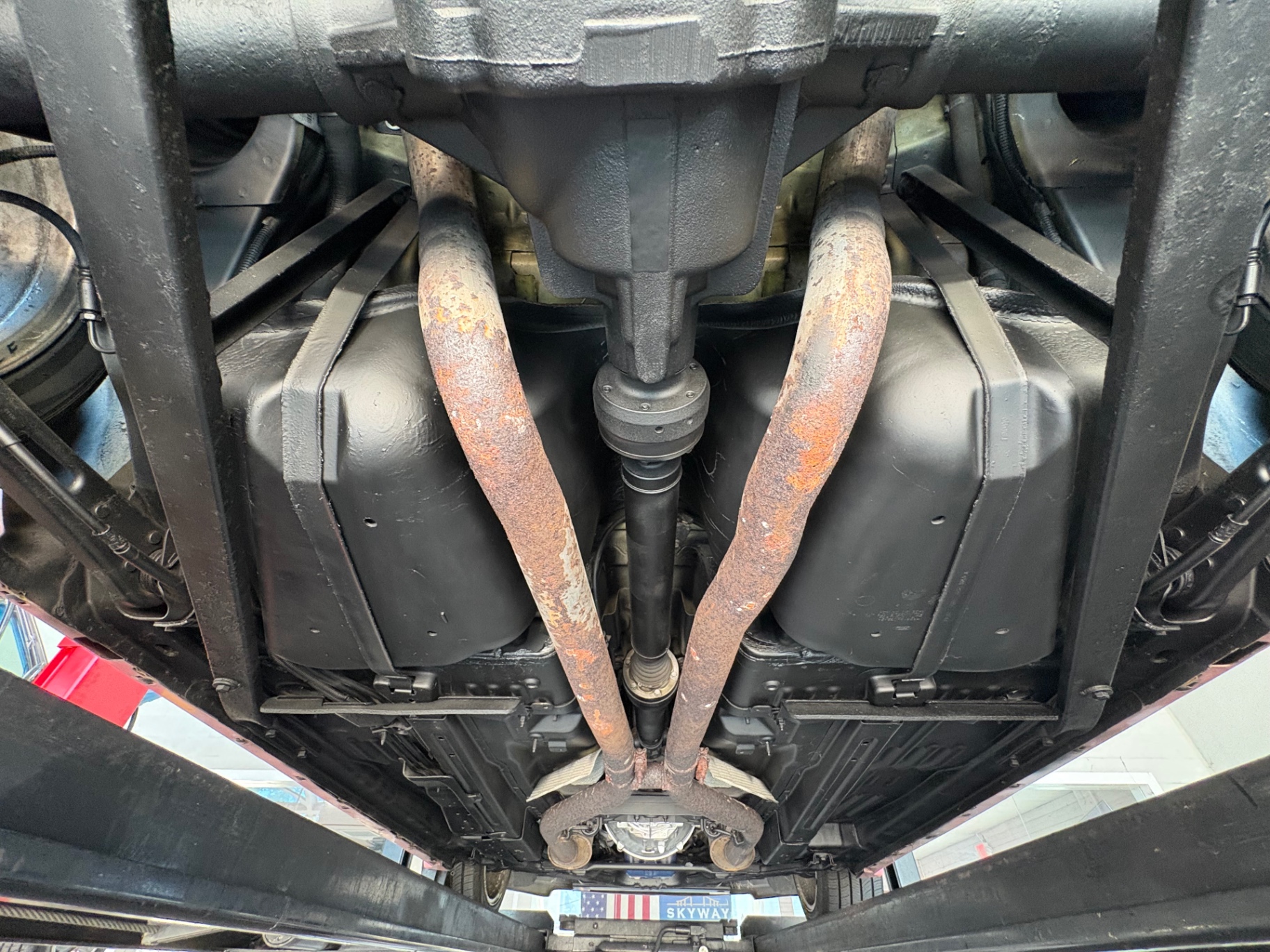 Vehicle photo 52