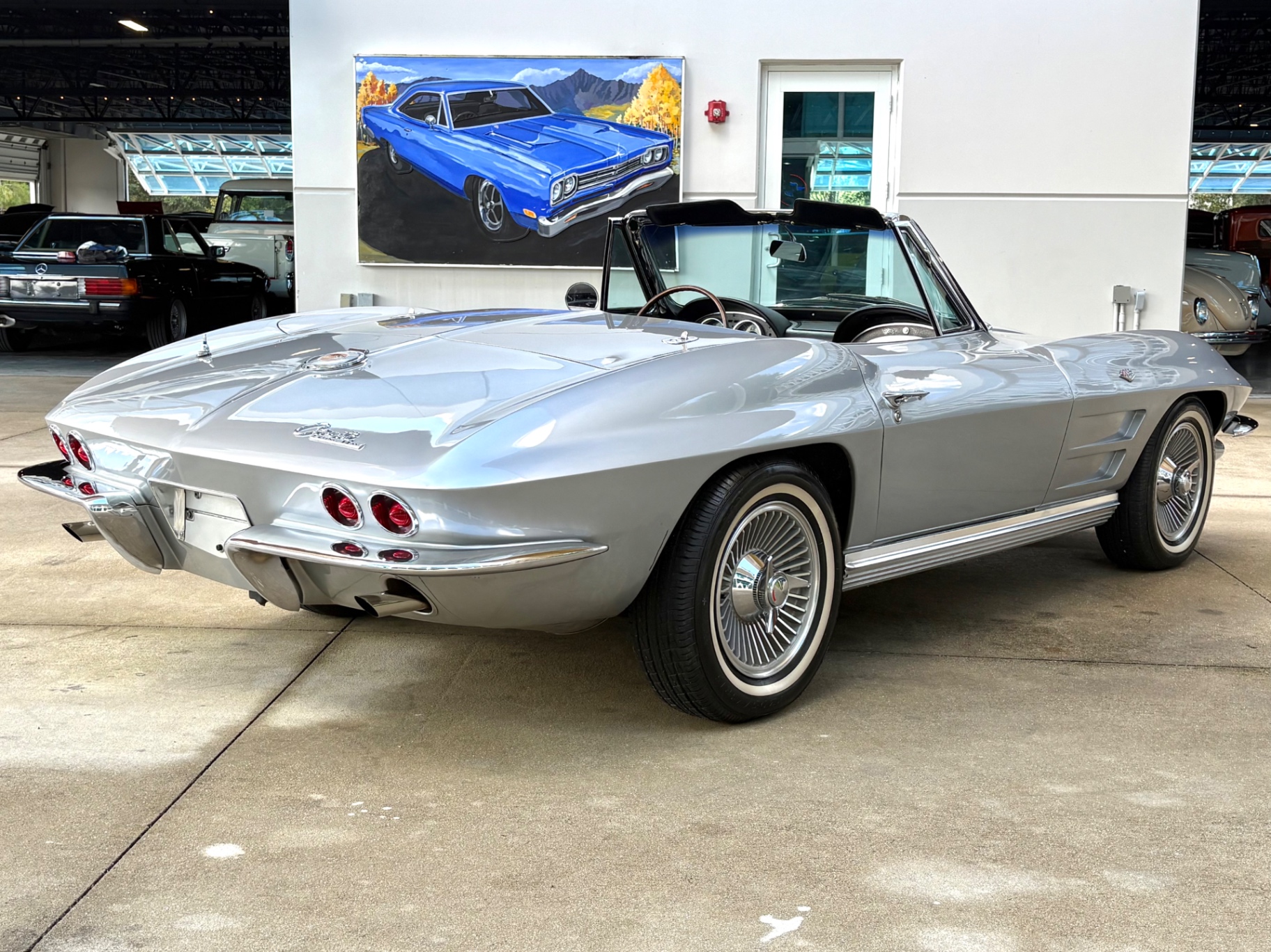 Vehicle photo 6