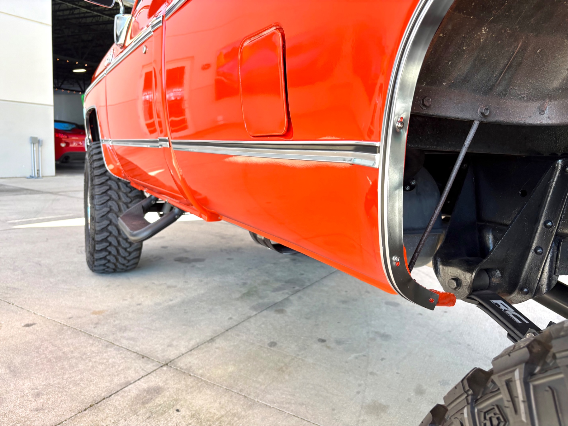 Vehicle photo 23