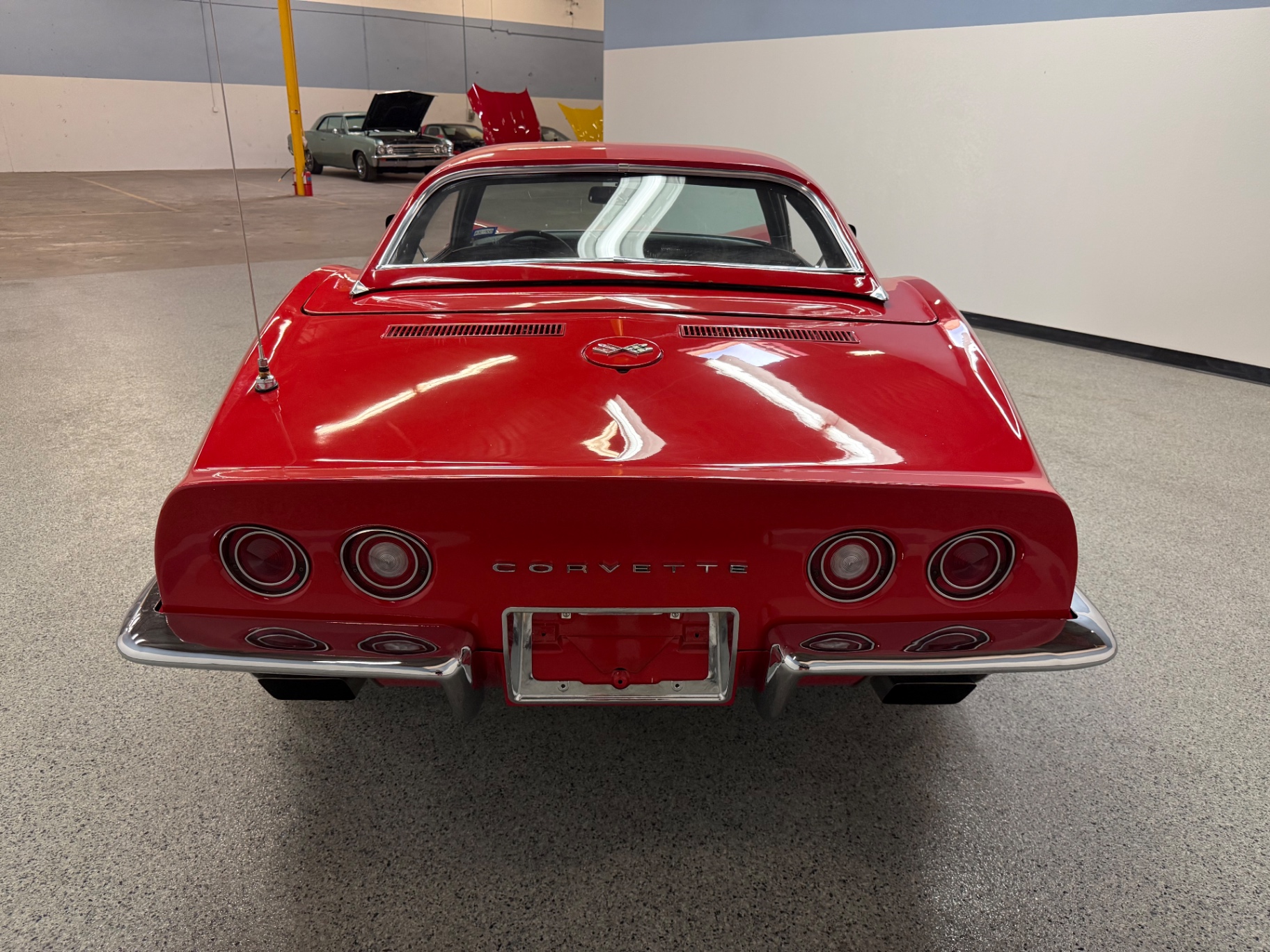 Vehicle photo 4