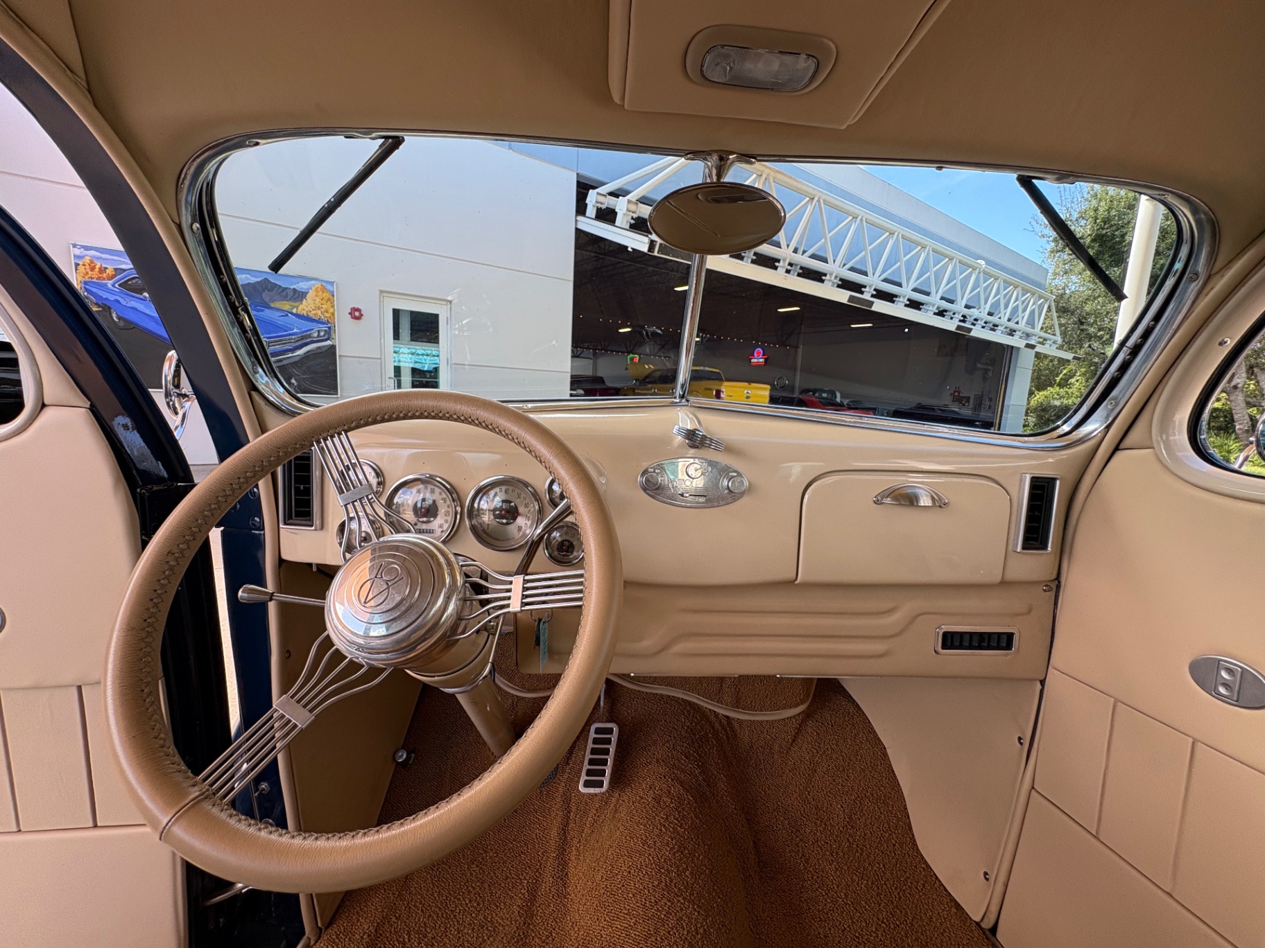 Vehicle photo 32