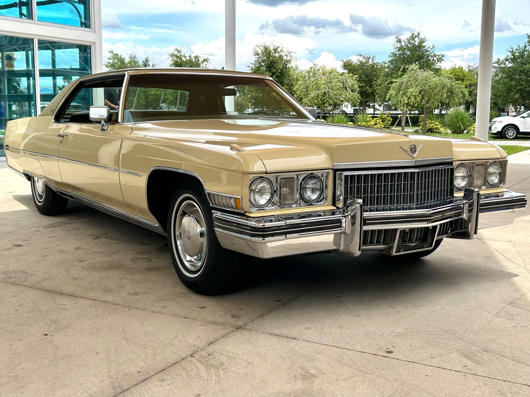 Vehicle photo 3