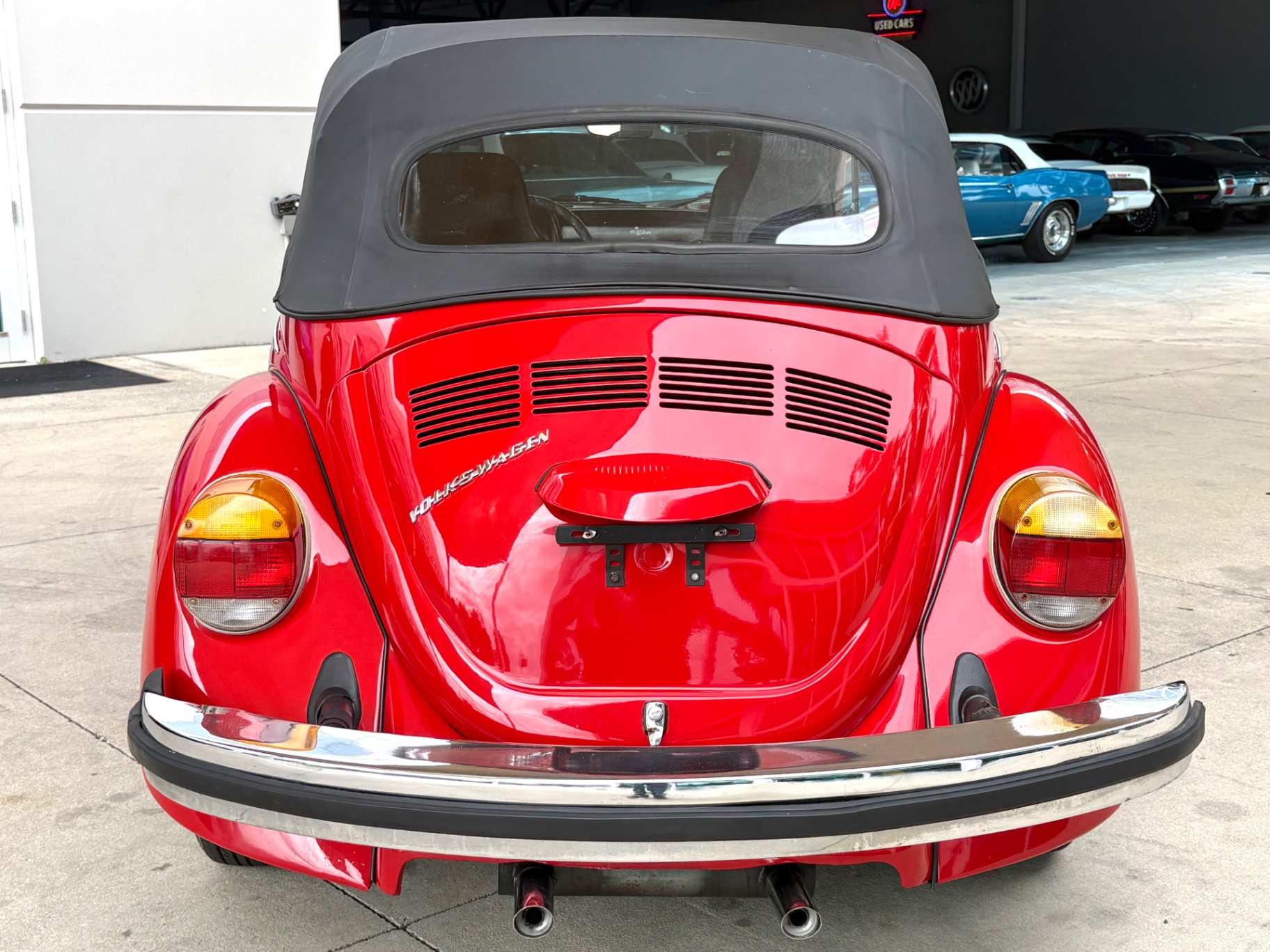Vehicle photo 23