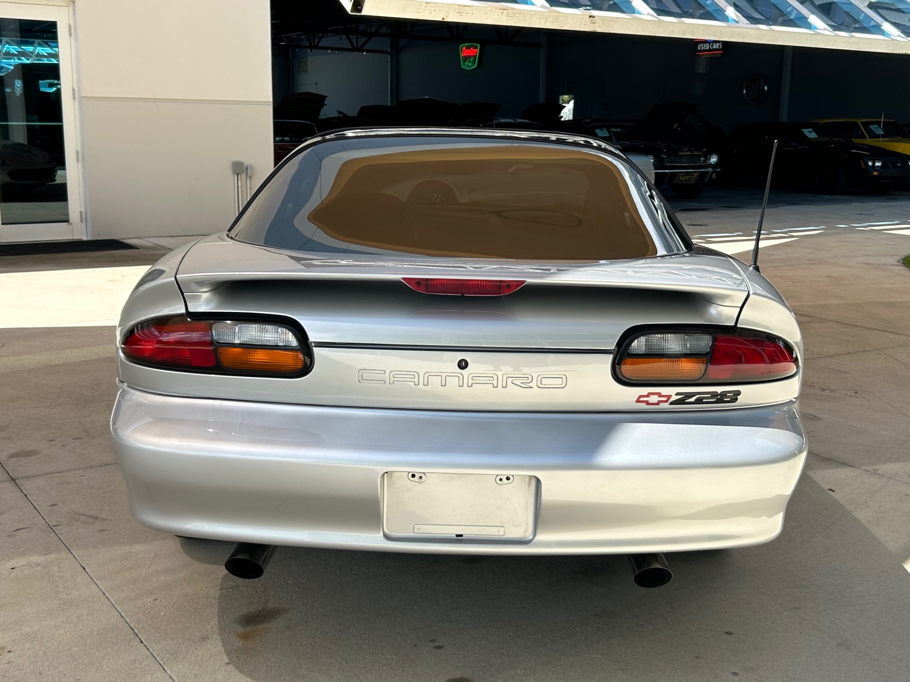 Vehicle photo 6