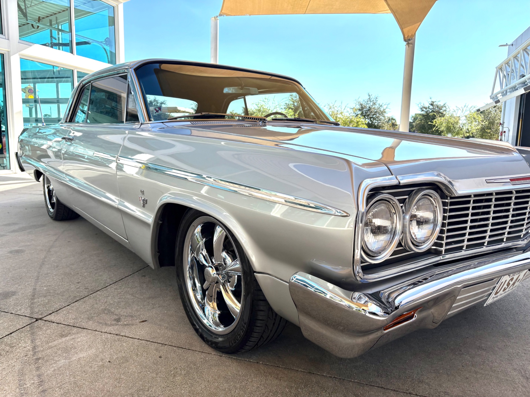 Vehicle photo 19