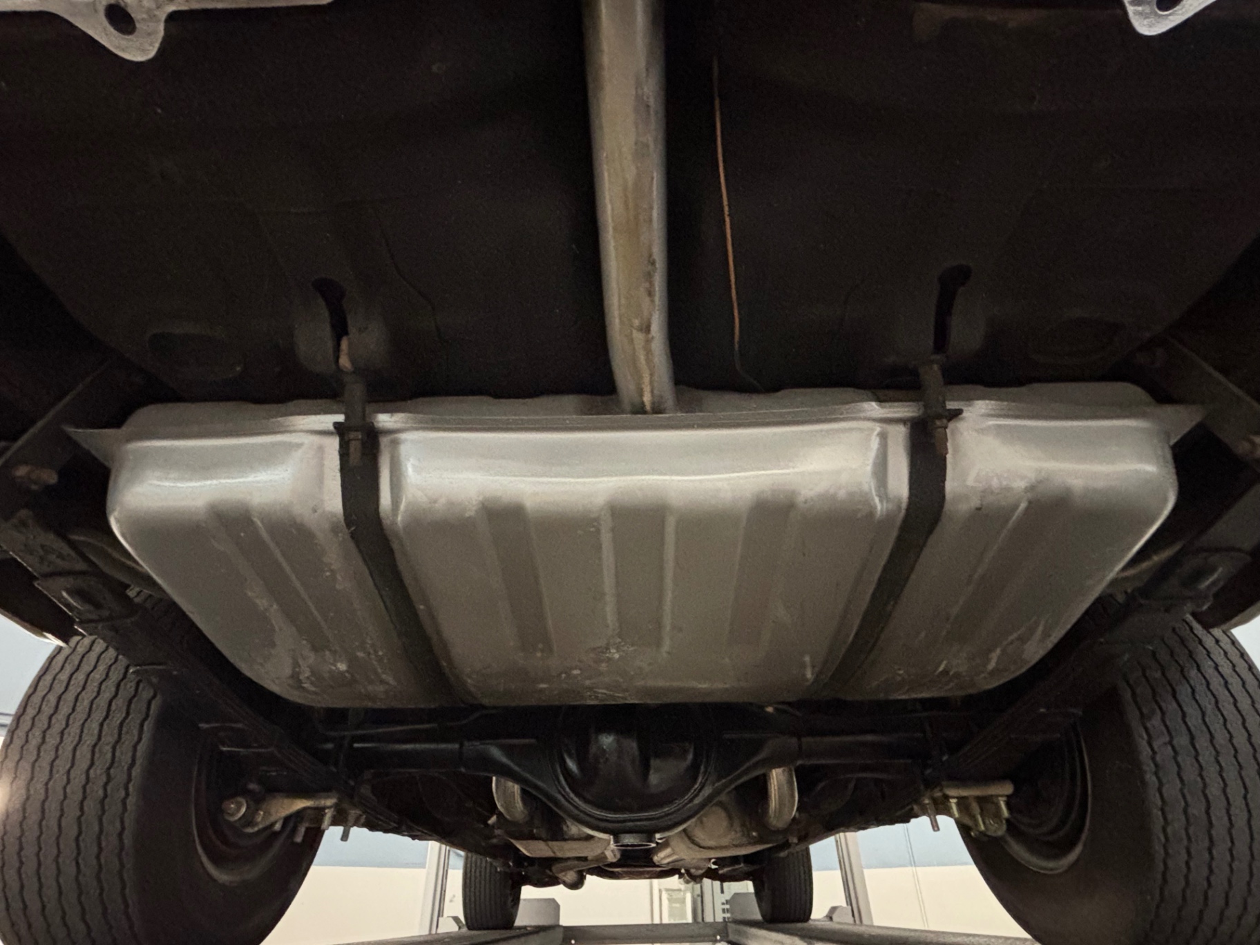 Vehicle photo 34