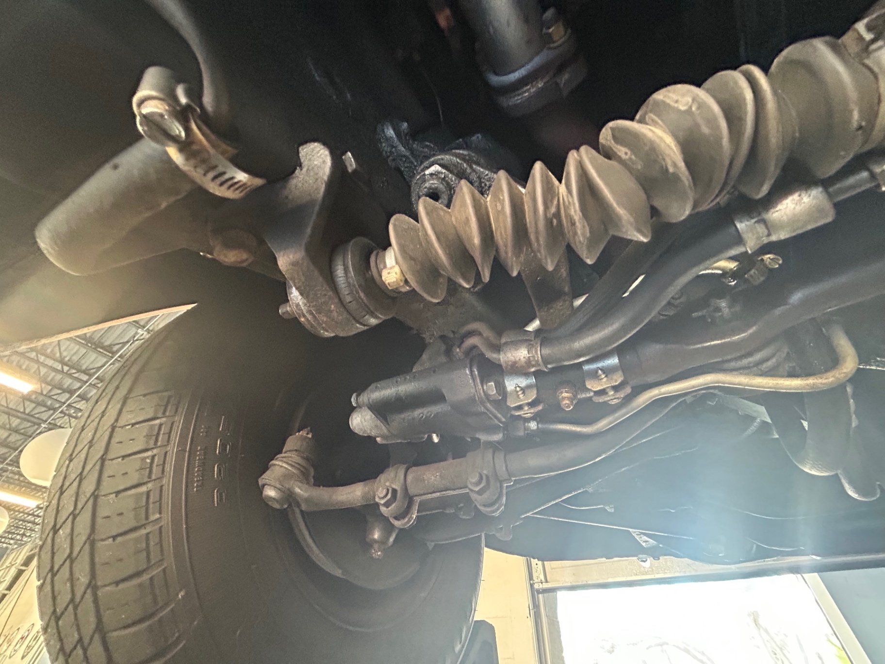 Vehicle photo 35