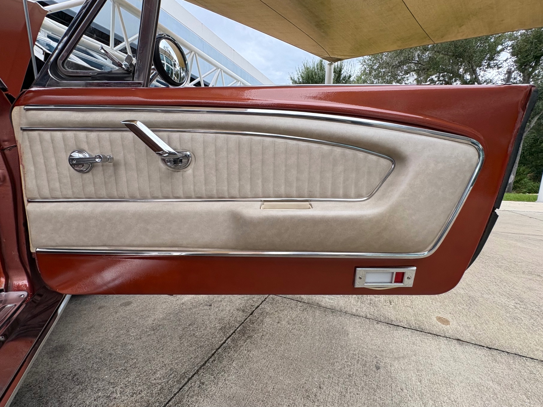 Vehicle photo 44