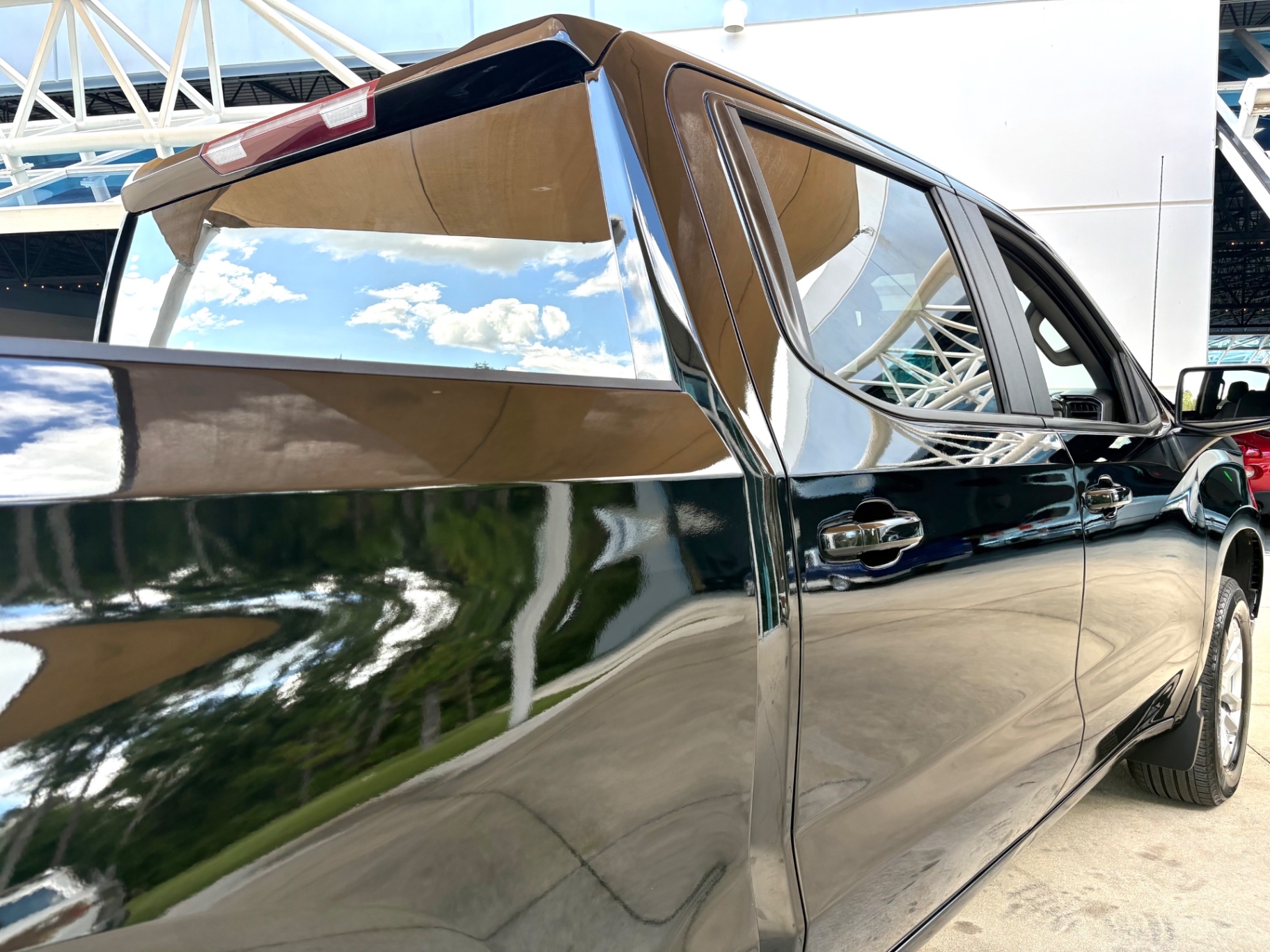 Vehicle photo 16