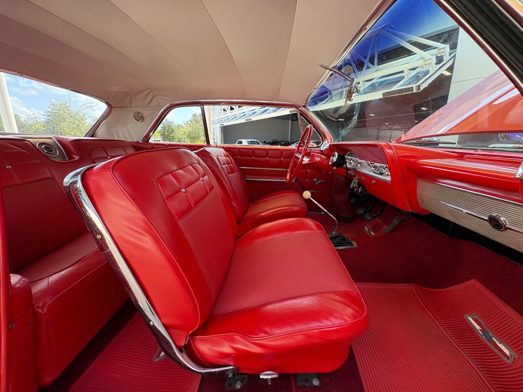 Vehicle photo 40