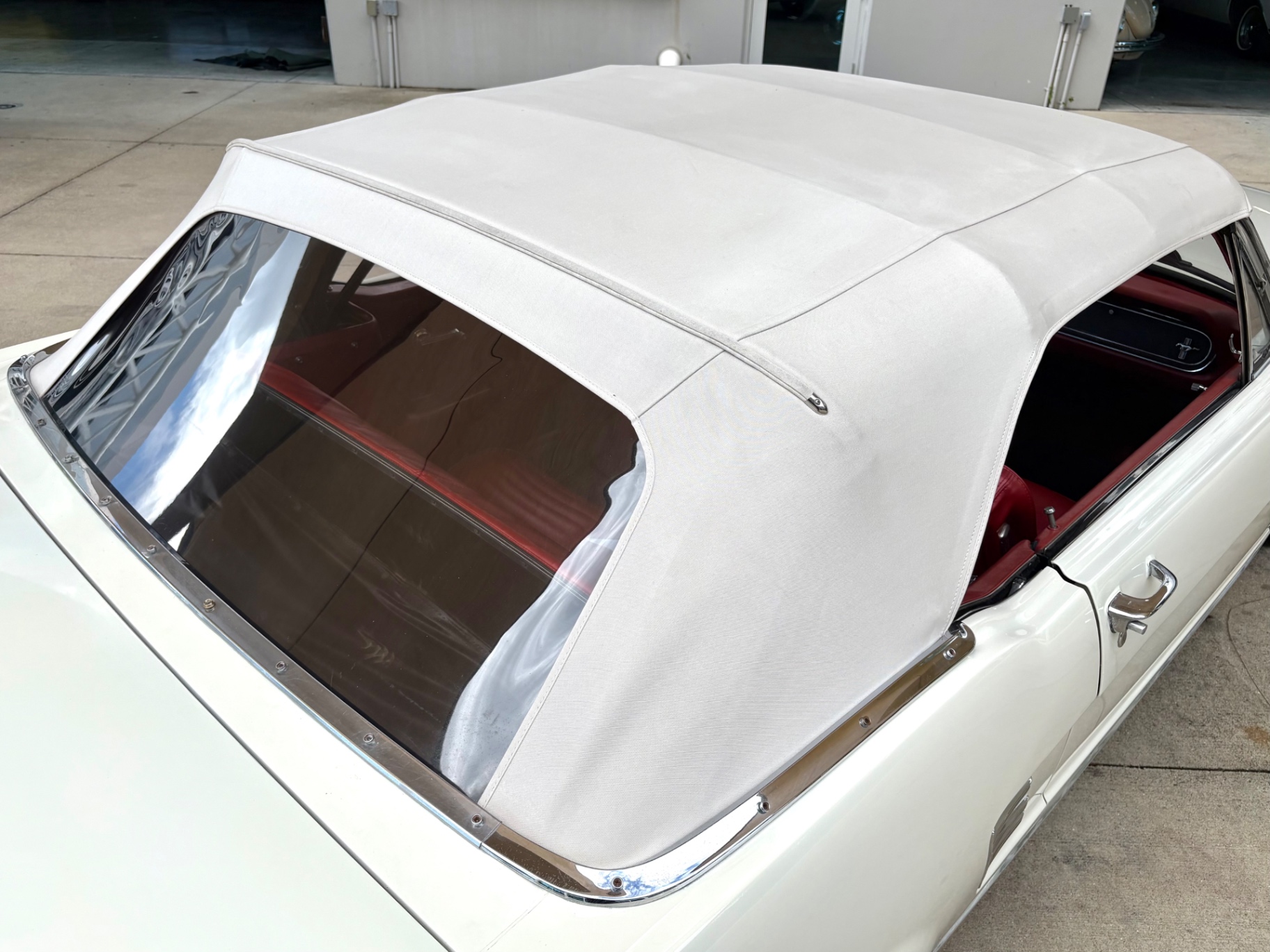 Vehicle photo 26