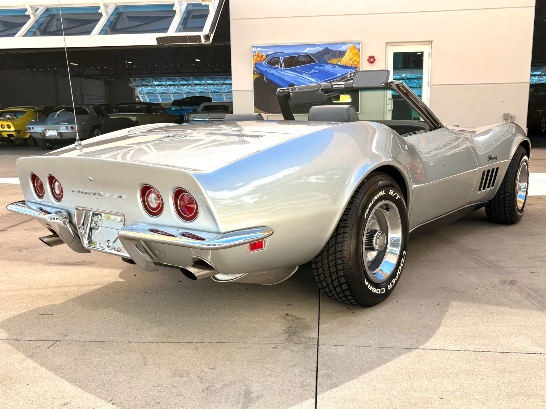 Vehicle photo 6
