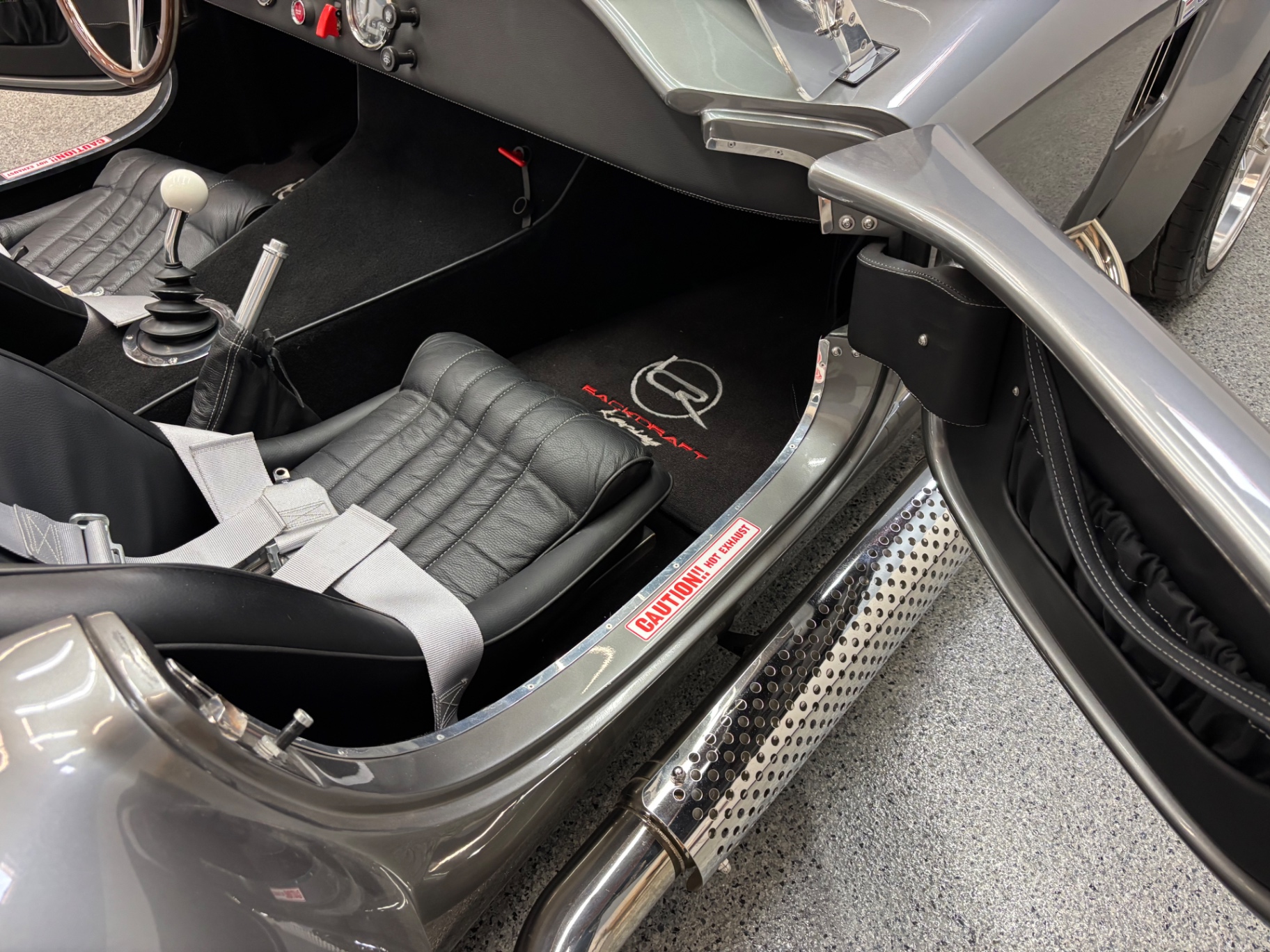 Vehicle photo 37