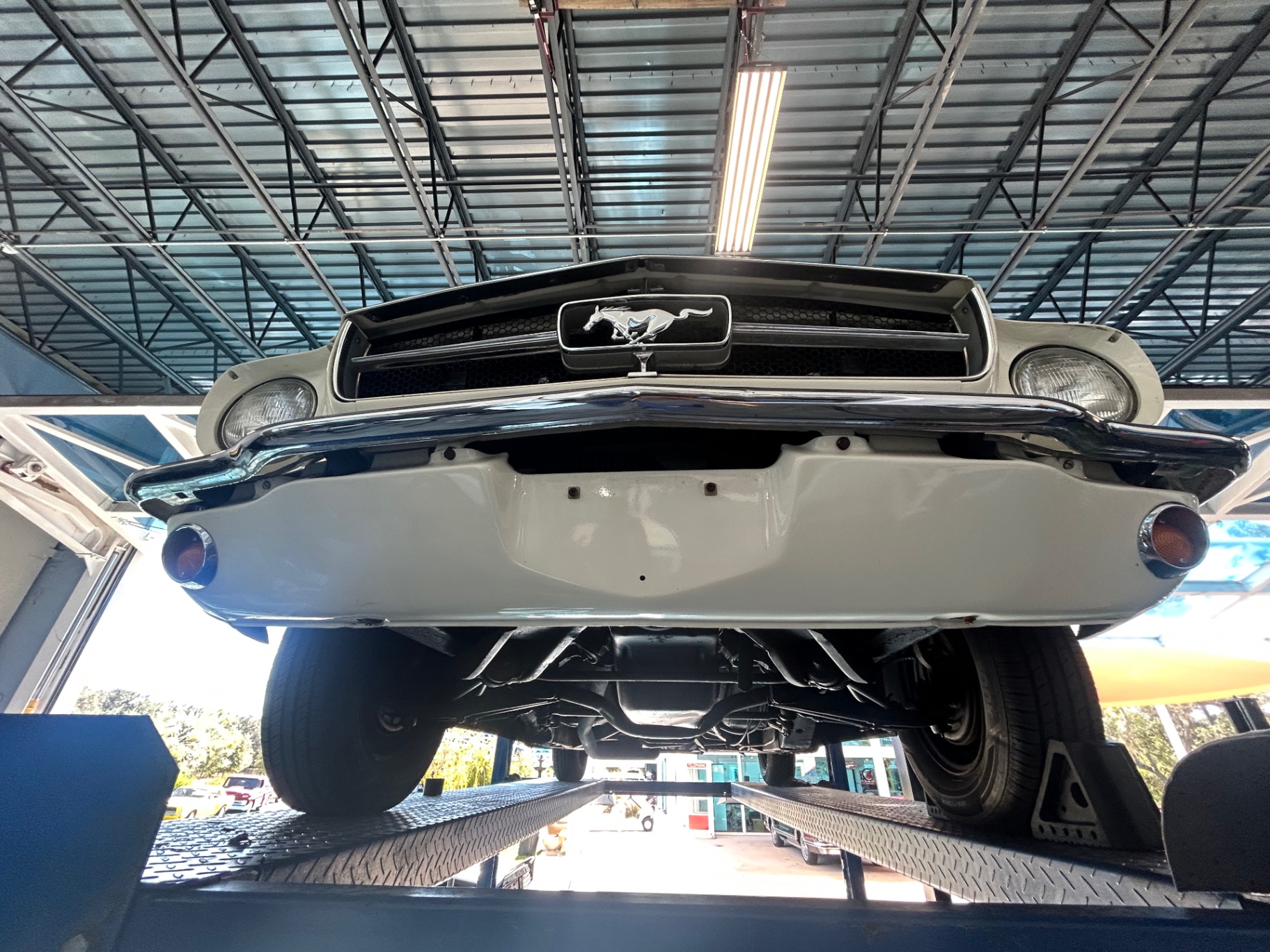 Vehicle photo 38