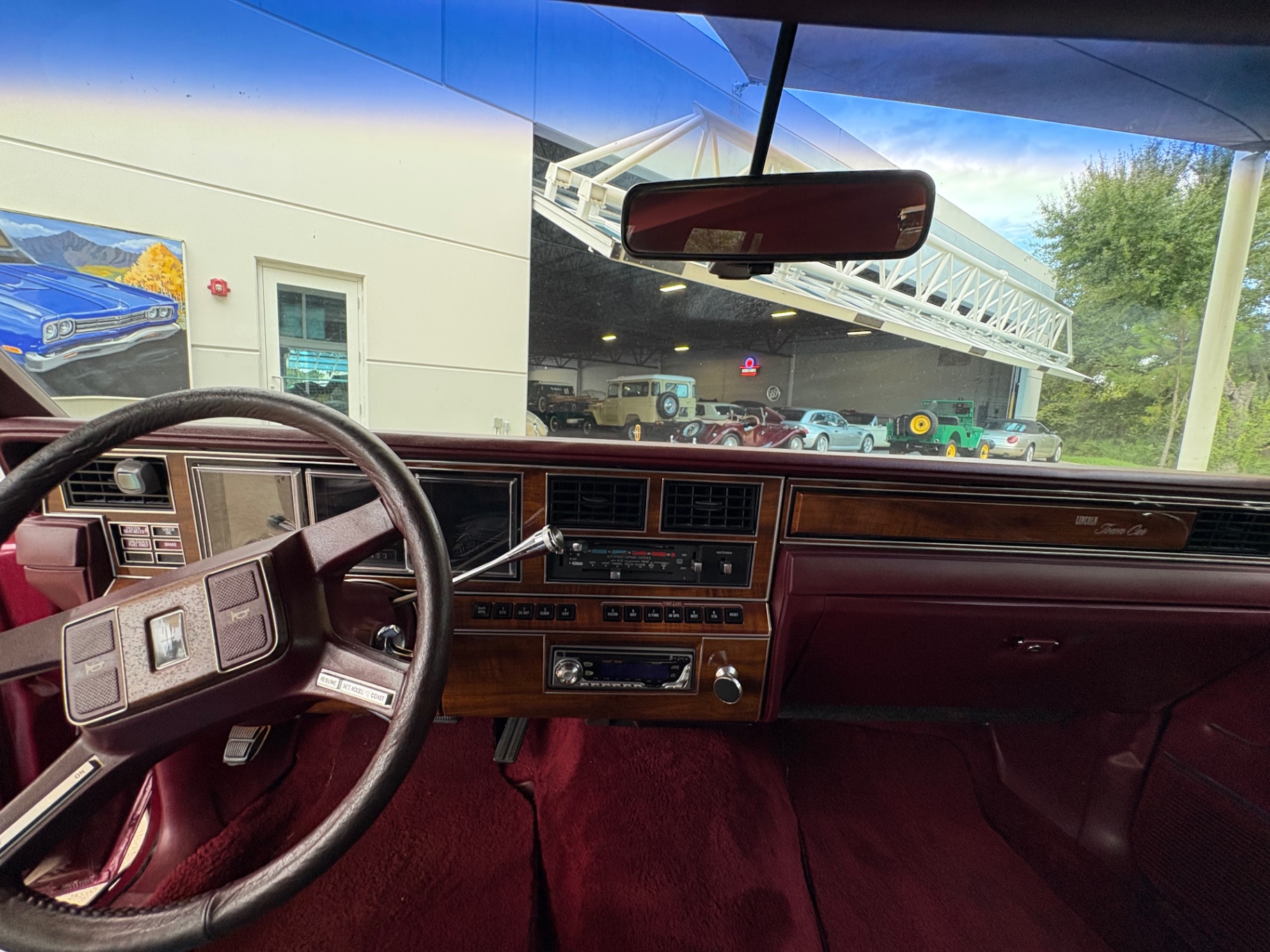 Vehicle photo 38