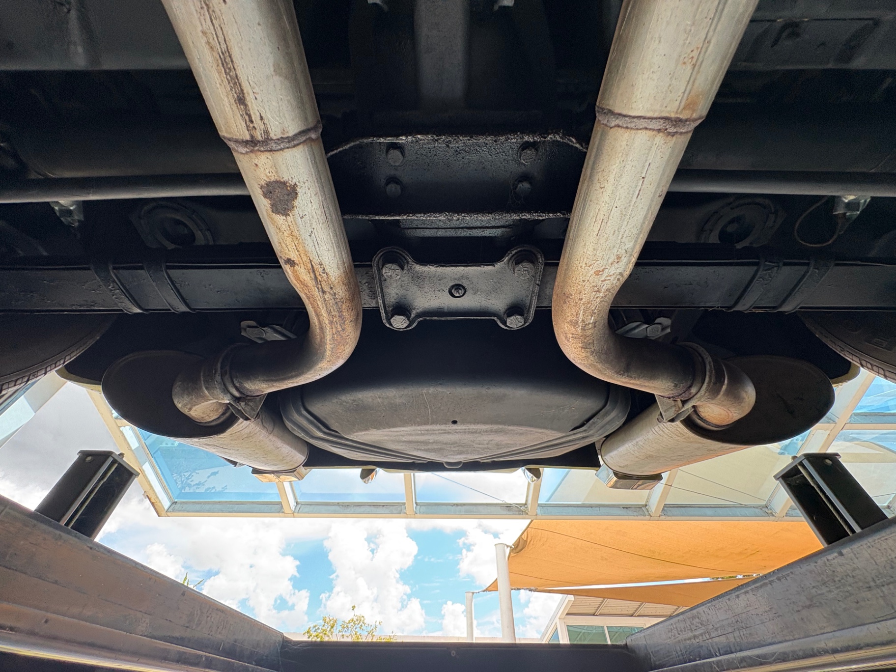 Vehicle photo 52