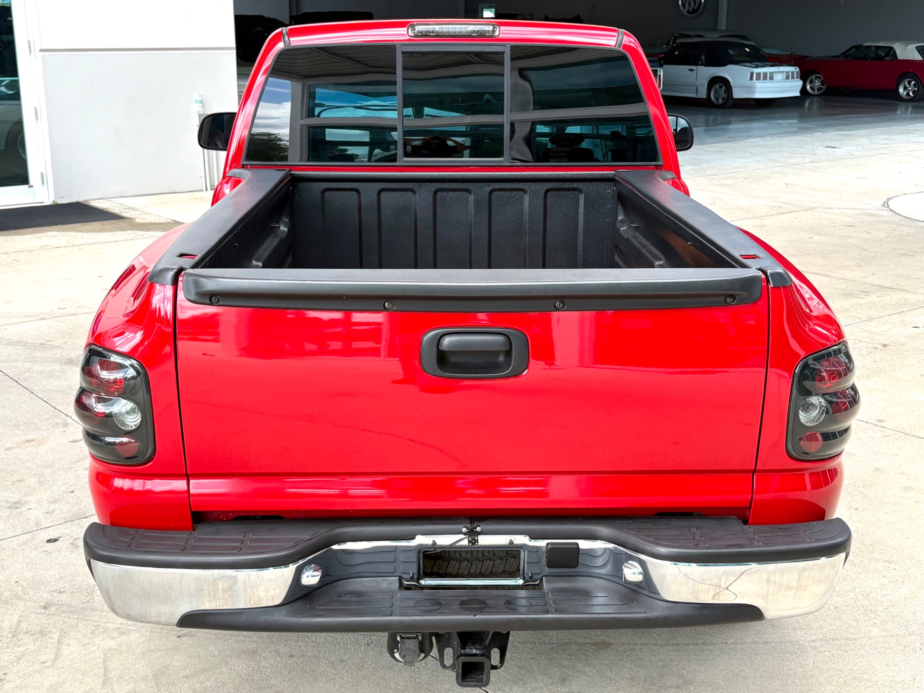 Vehicle photo 8