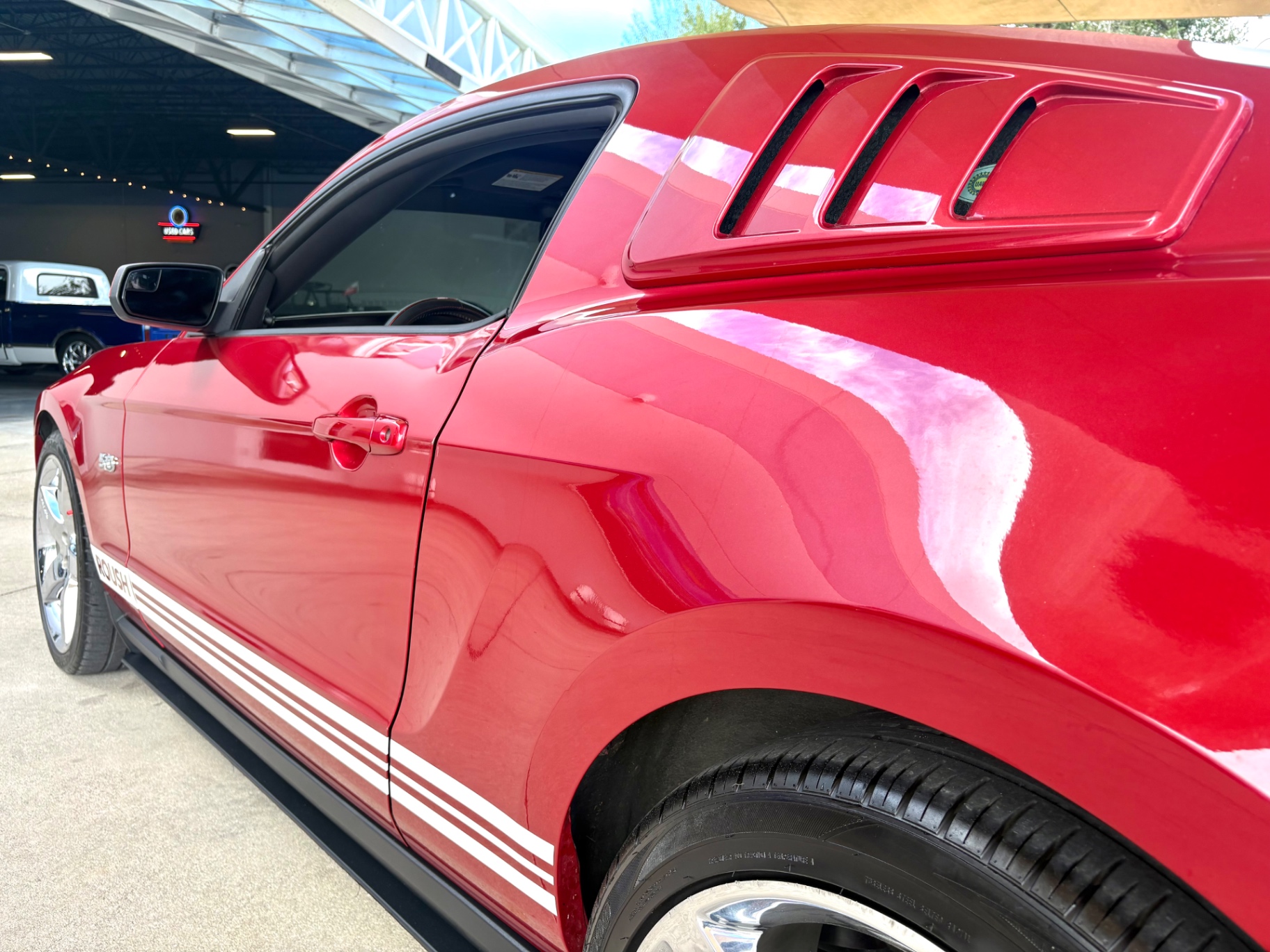 Vehicle photo 15