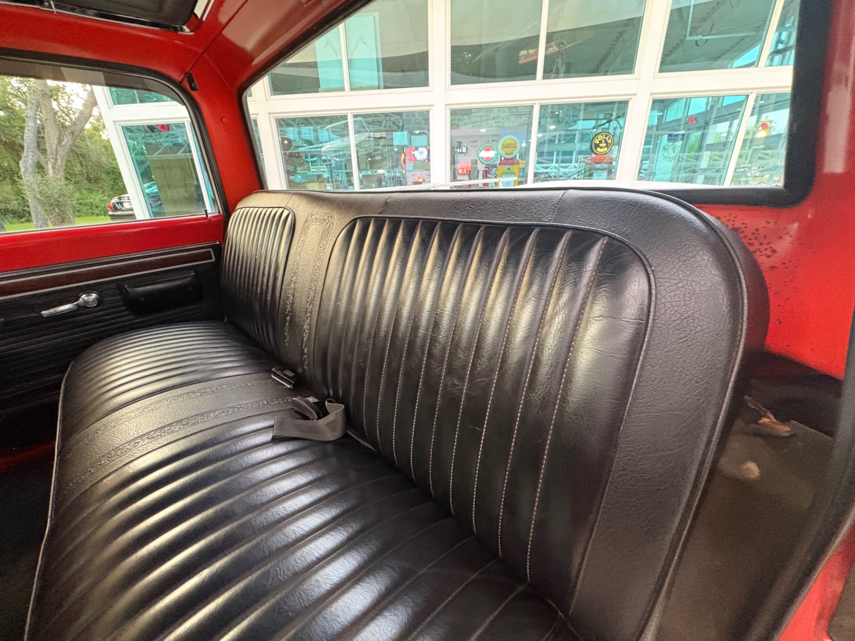 Vehicle photo 35