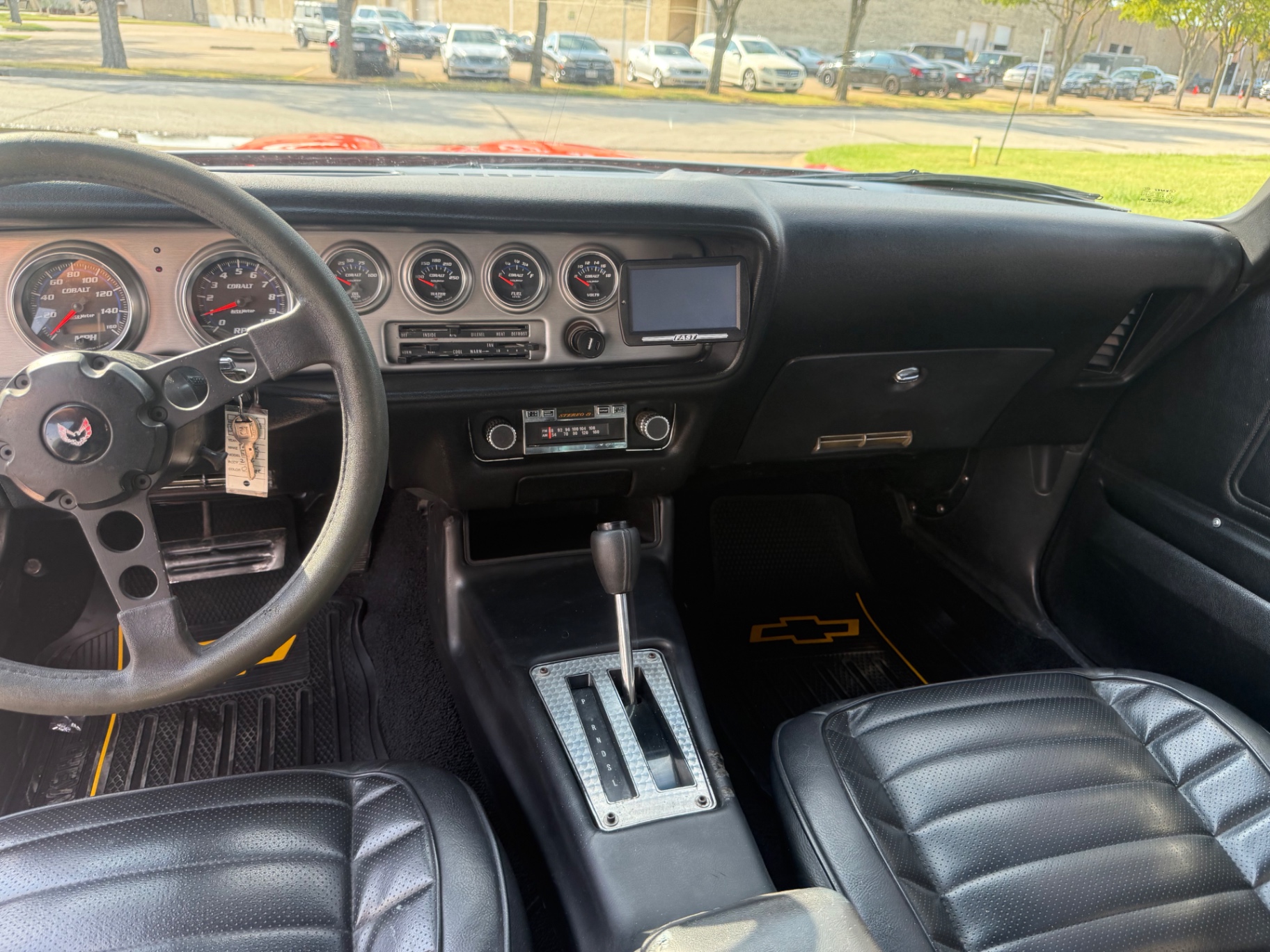 Vehicle photo 22