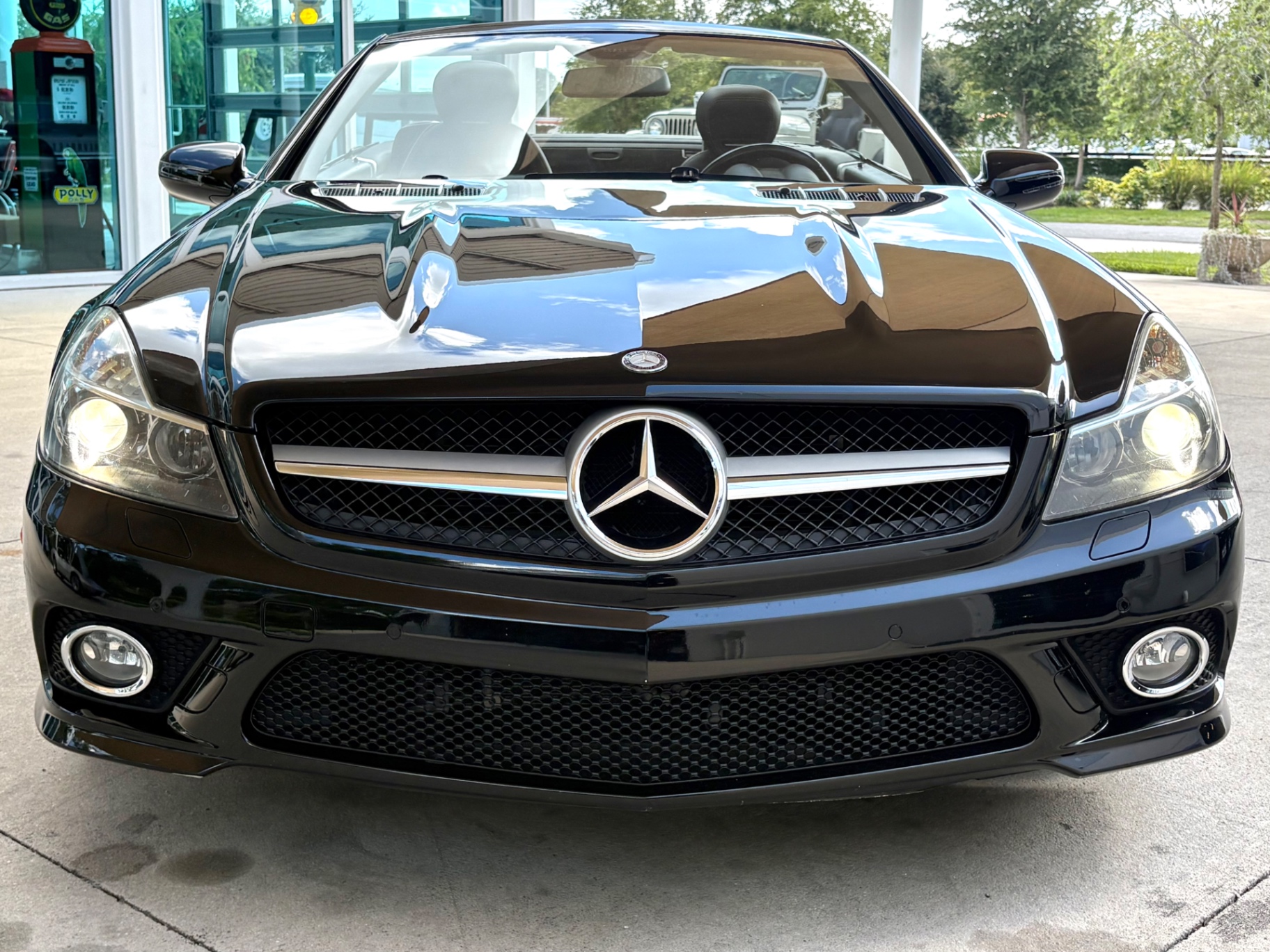 Vehicle photo 2
