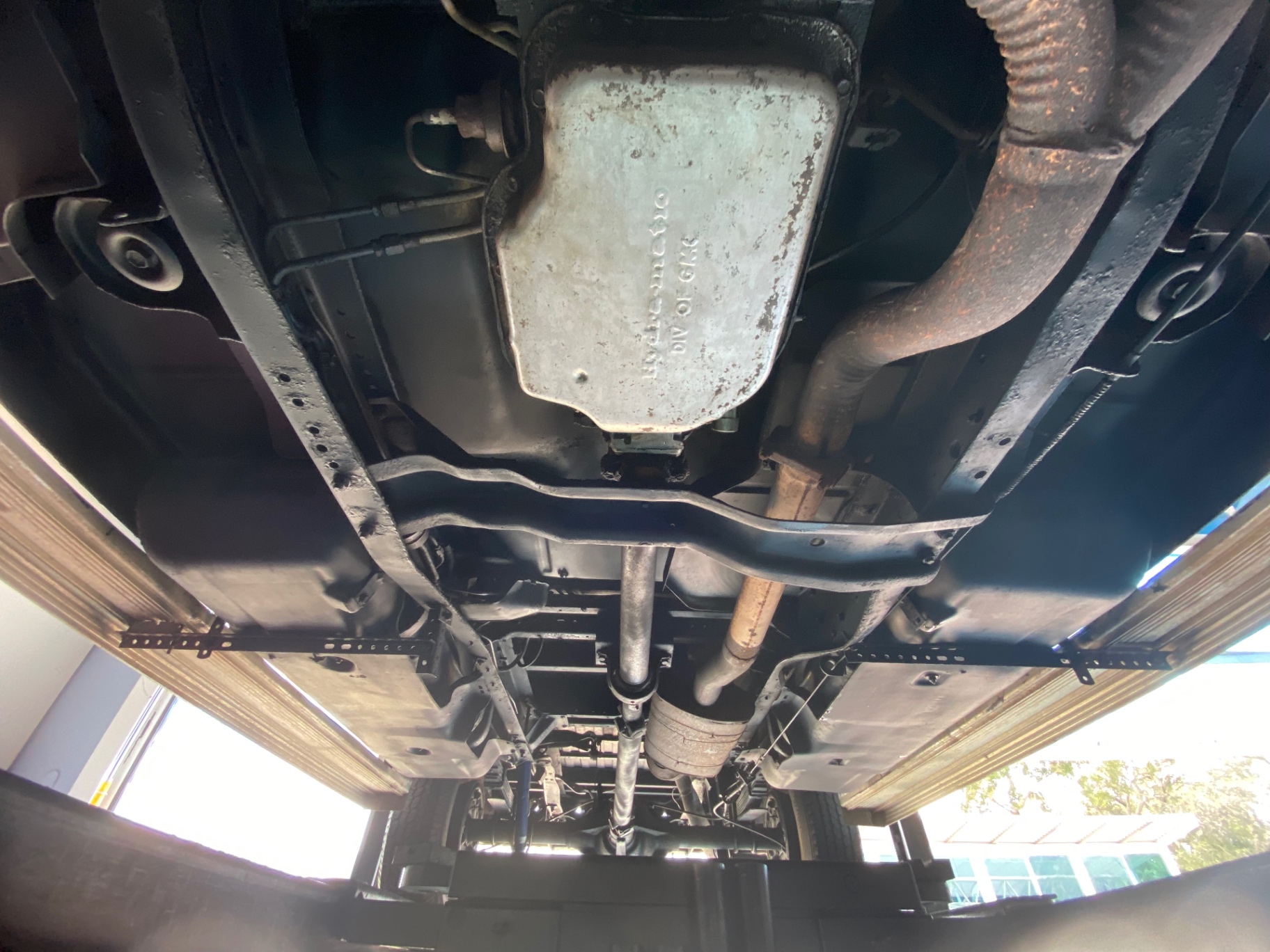 Vehicle photo 34