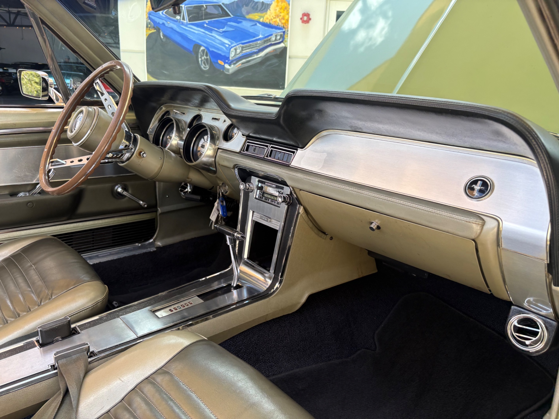 Vehicle photo 45