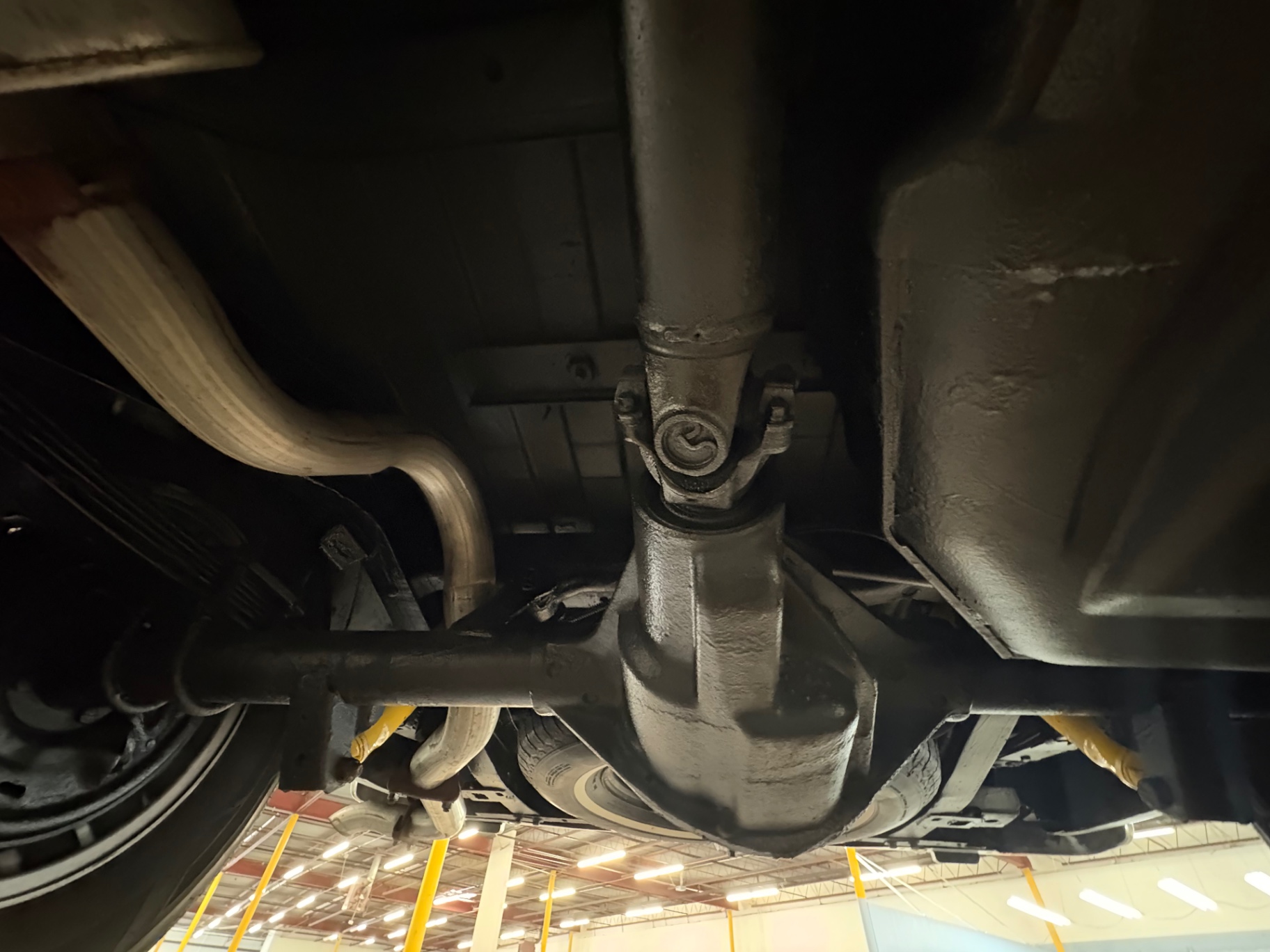 Vehicle photo 43